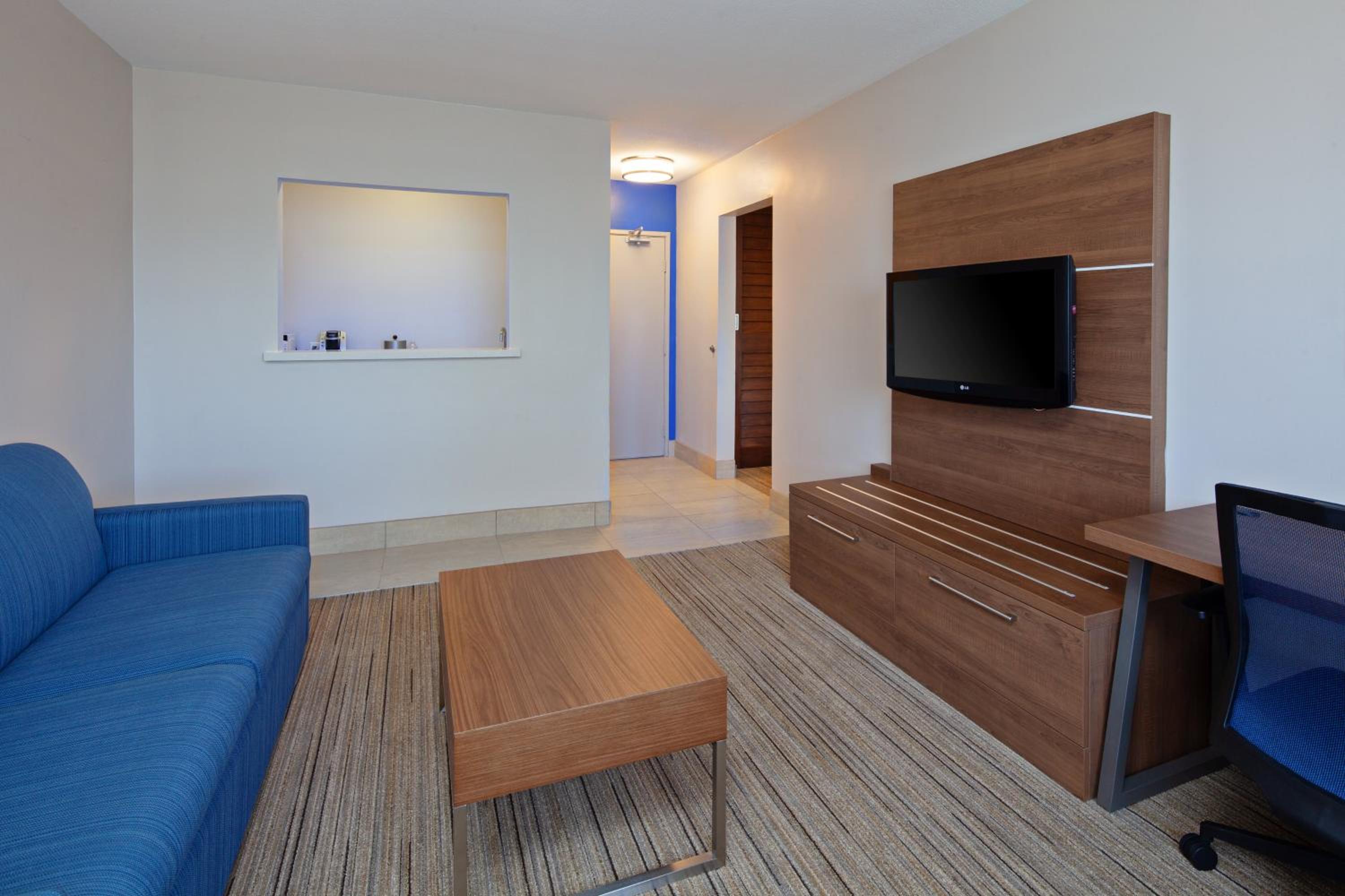 King Suite with Sofa Bed - Photo 2