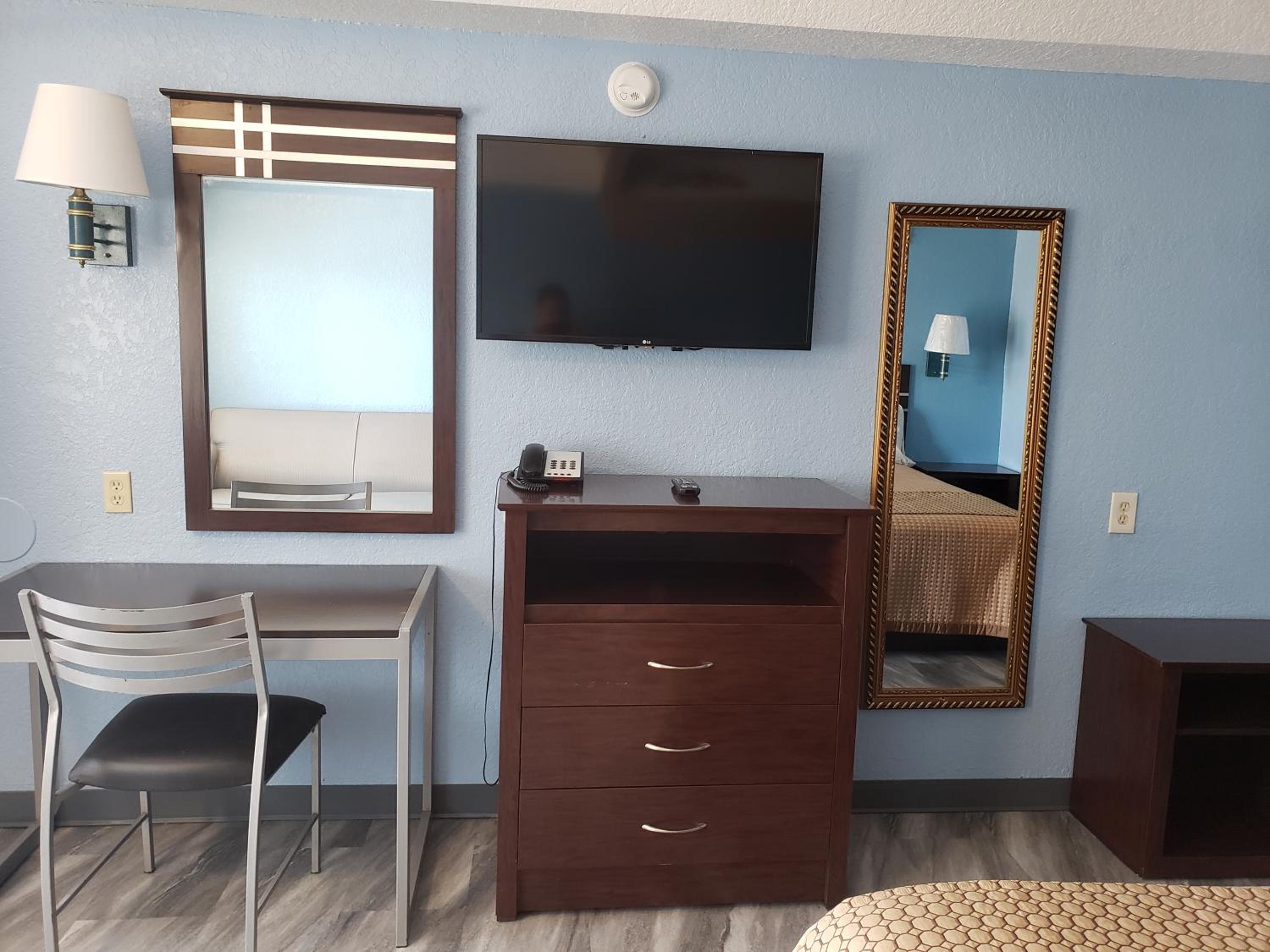 Queen Room - Photo 2