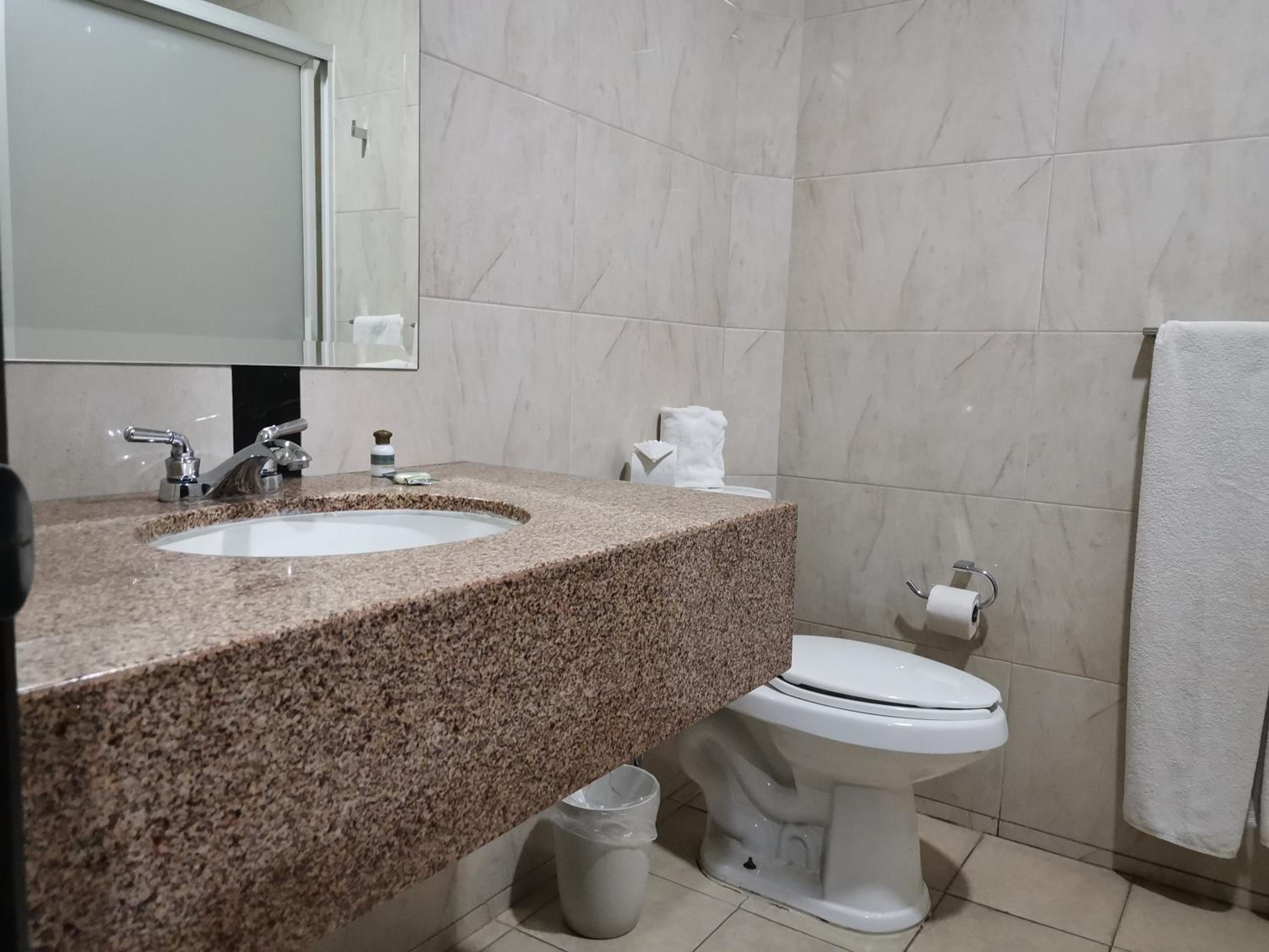 Double Room - Photo 2
