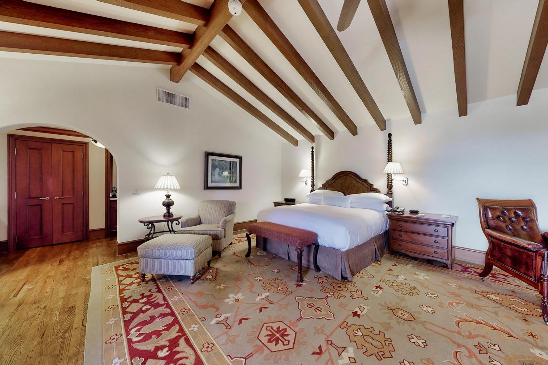 Seaside Suite - King Bed photo 1