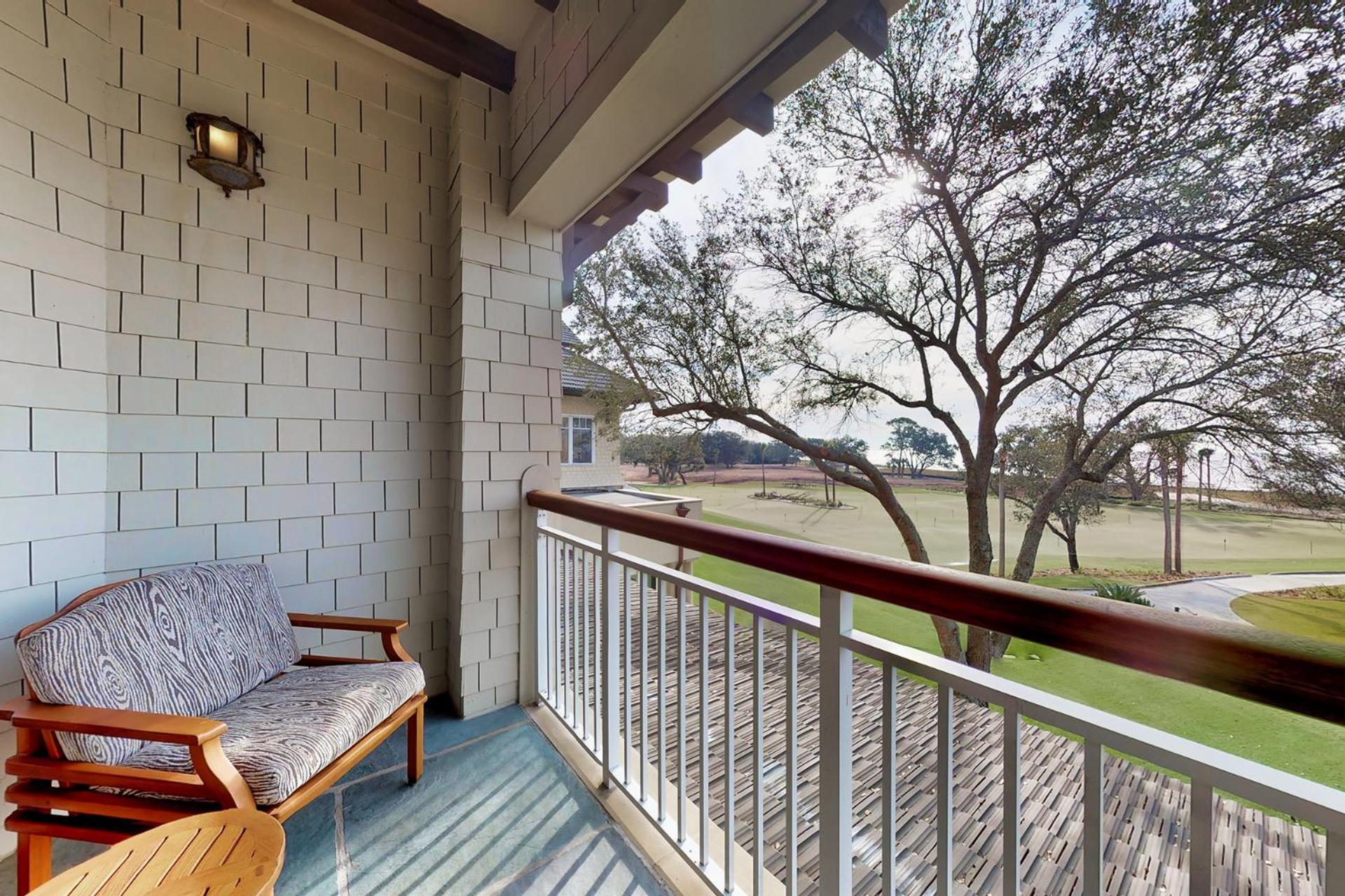 Superior King Suite photo 3
