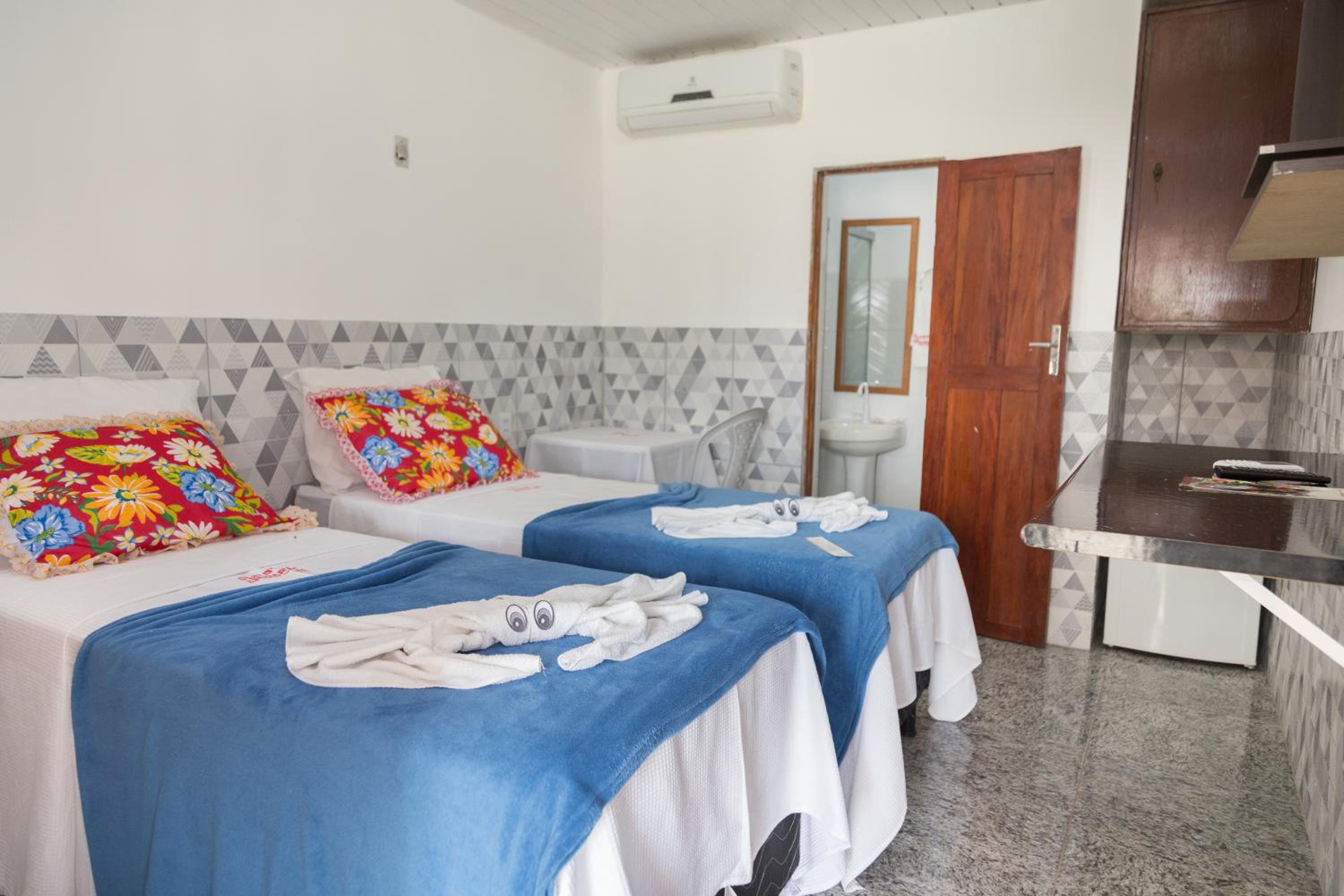 Standard Double or Twin Room - Photo 10