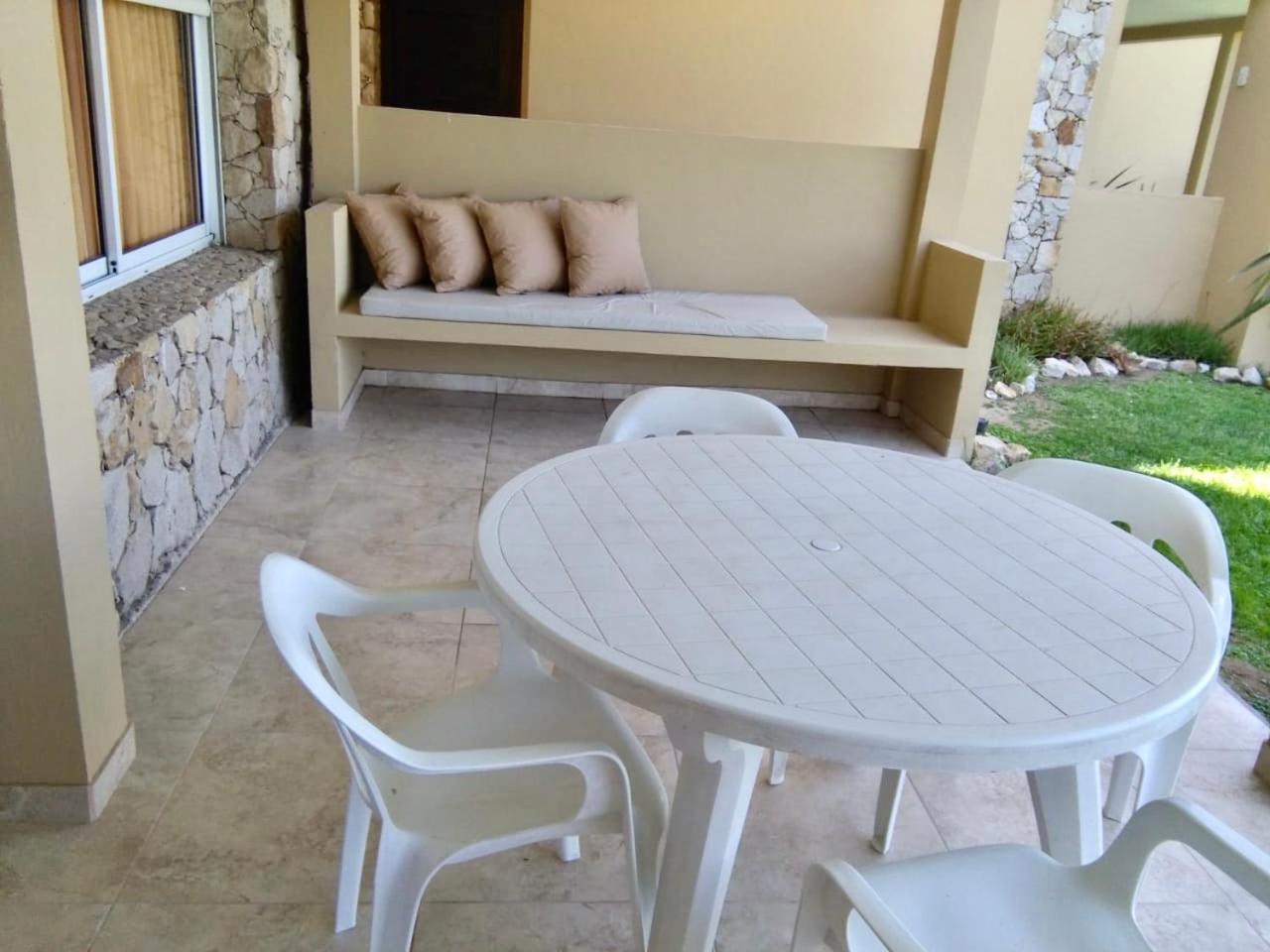 One-Bedroom Apartment with partial sea view photo 2
