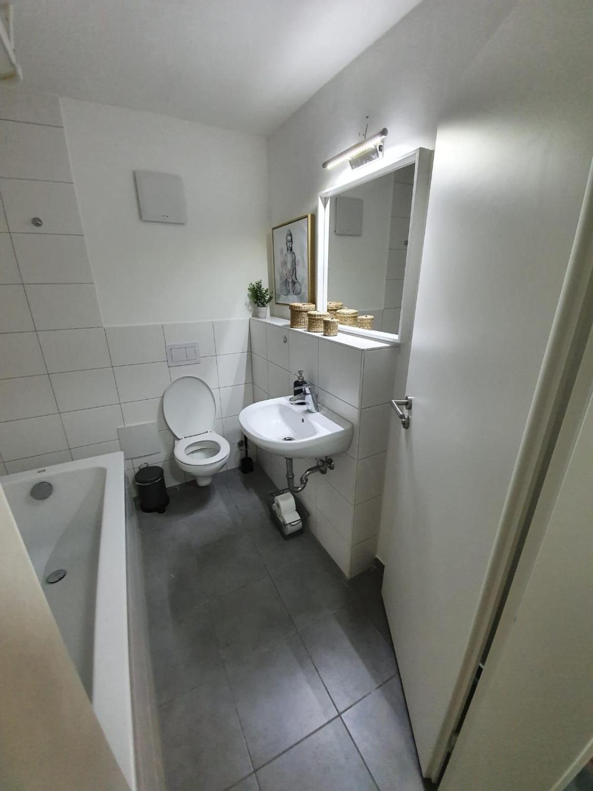 Double Room with Shared Bathroom photo 3