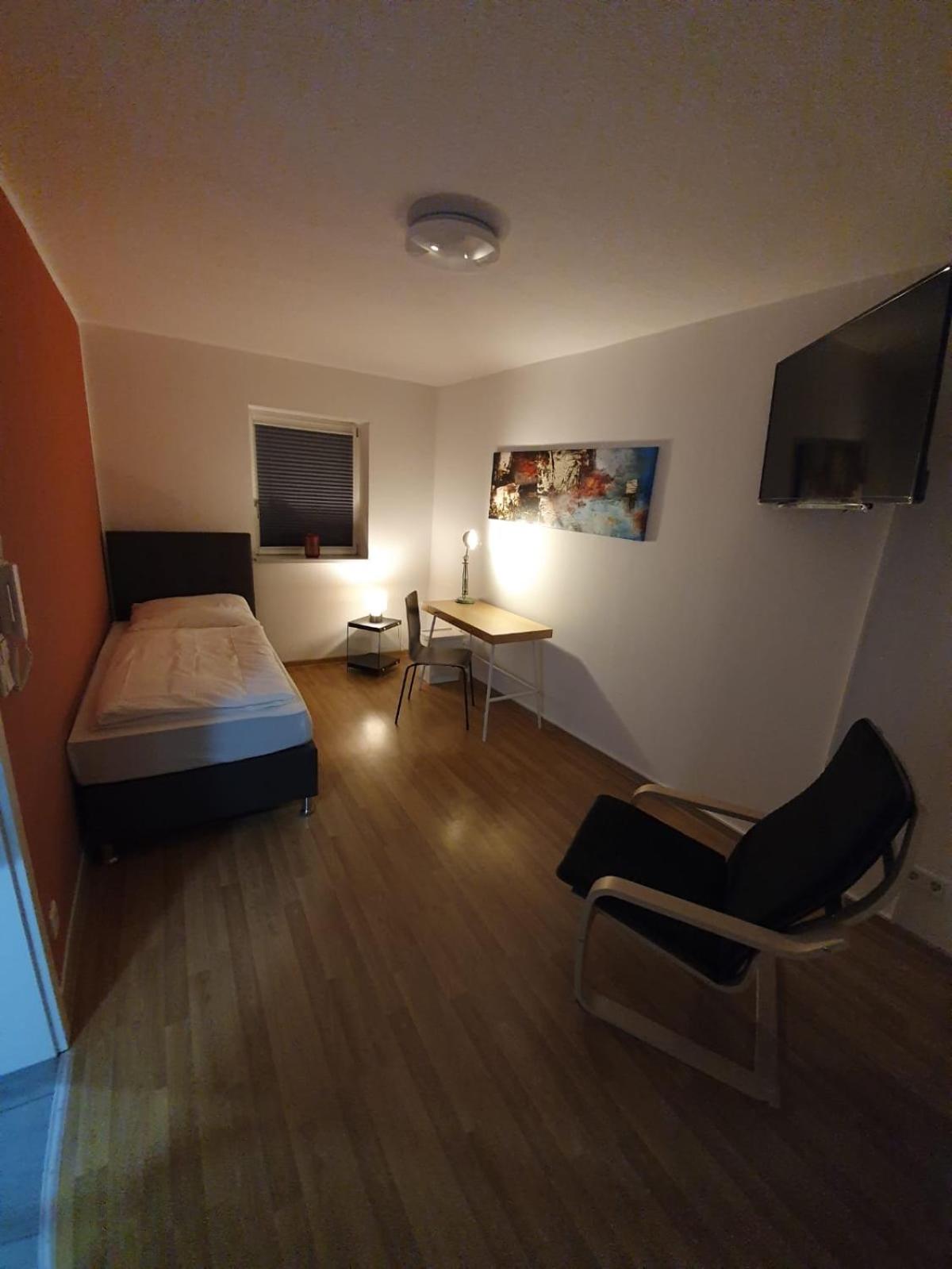 Single Room with Shared Bathroom photo 3