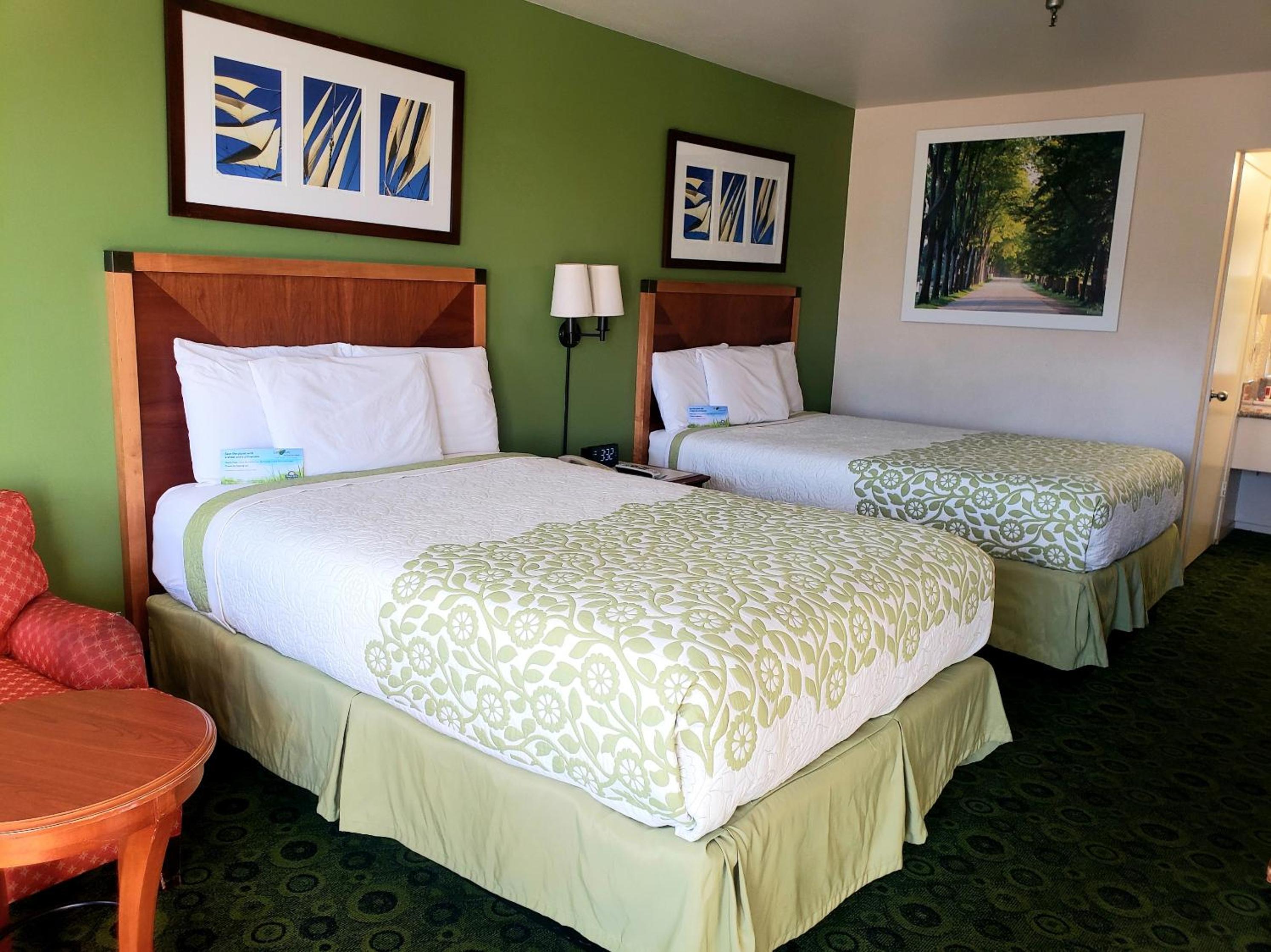 Deluxe Double Room with Two Double Beds - Non-Smoking - Photo 1