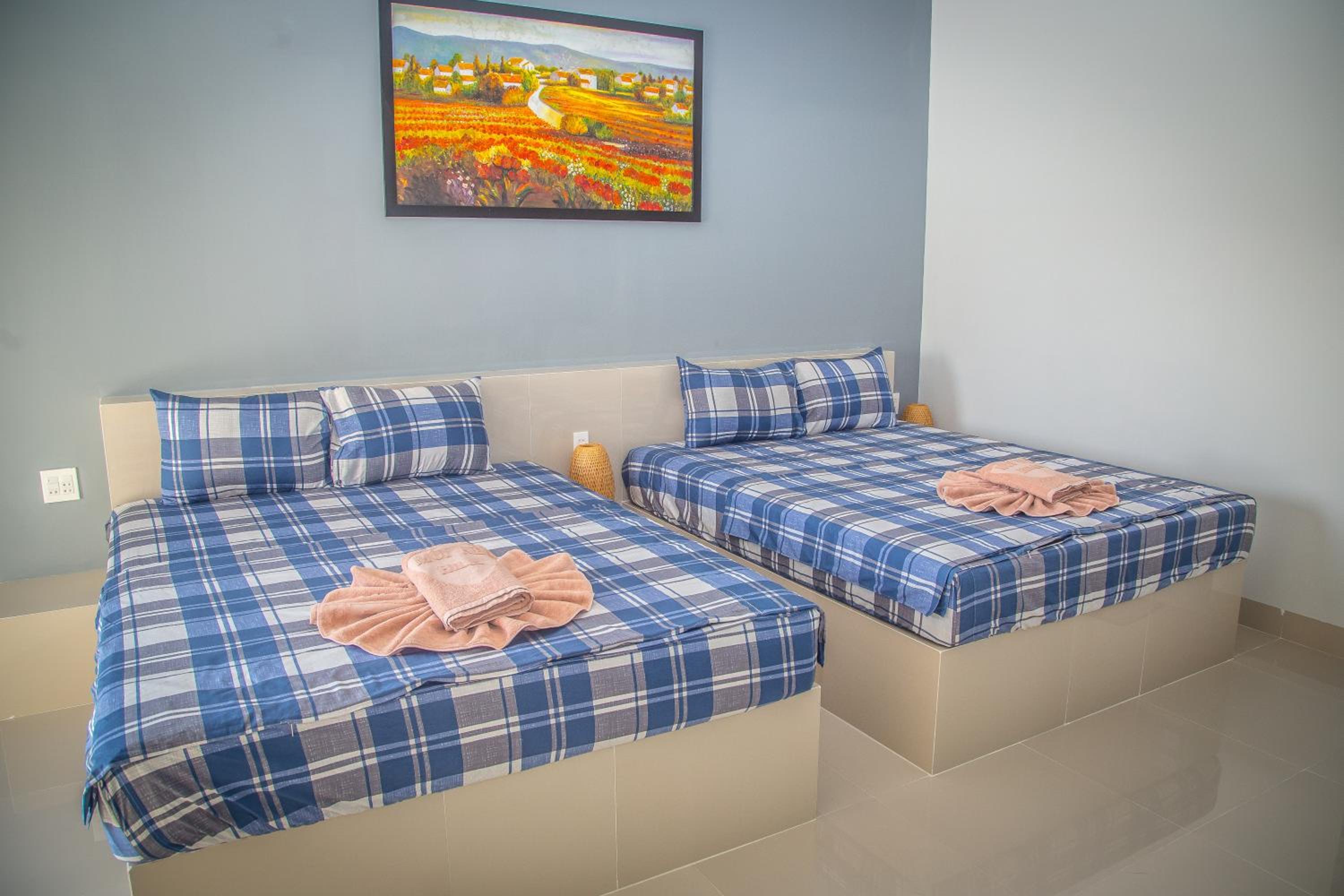 Family Room (4 Adults) - Photo 2