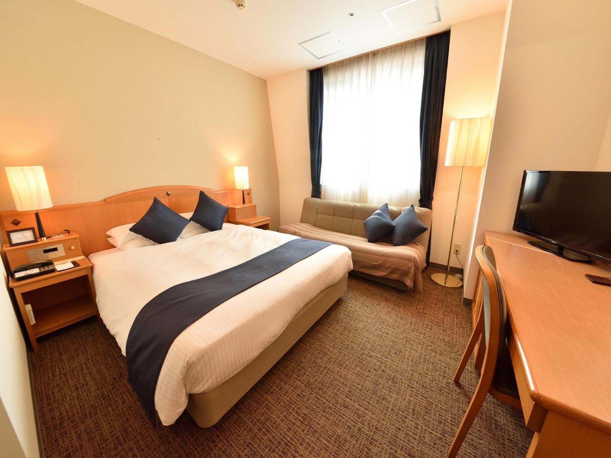 Queen Room with Park View - Non-Smoking - Photo 12
