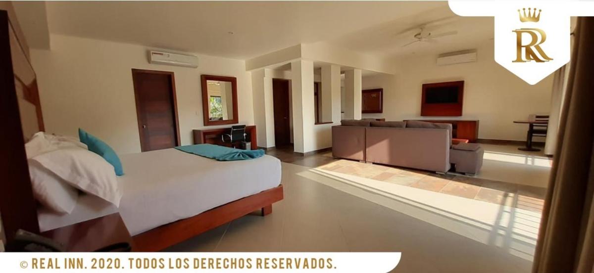 Deluxe Suite with Spa Bath photo 2