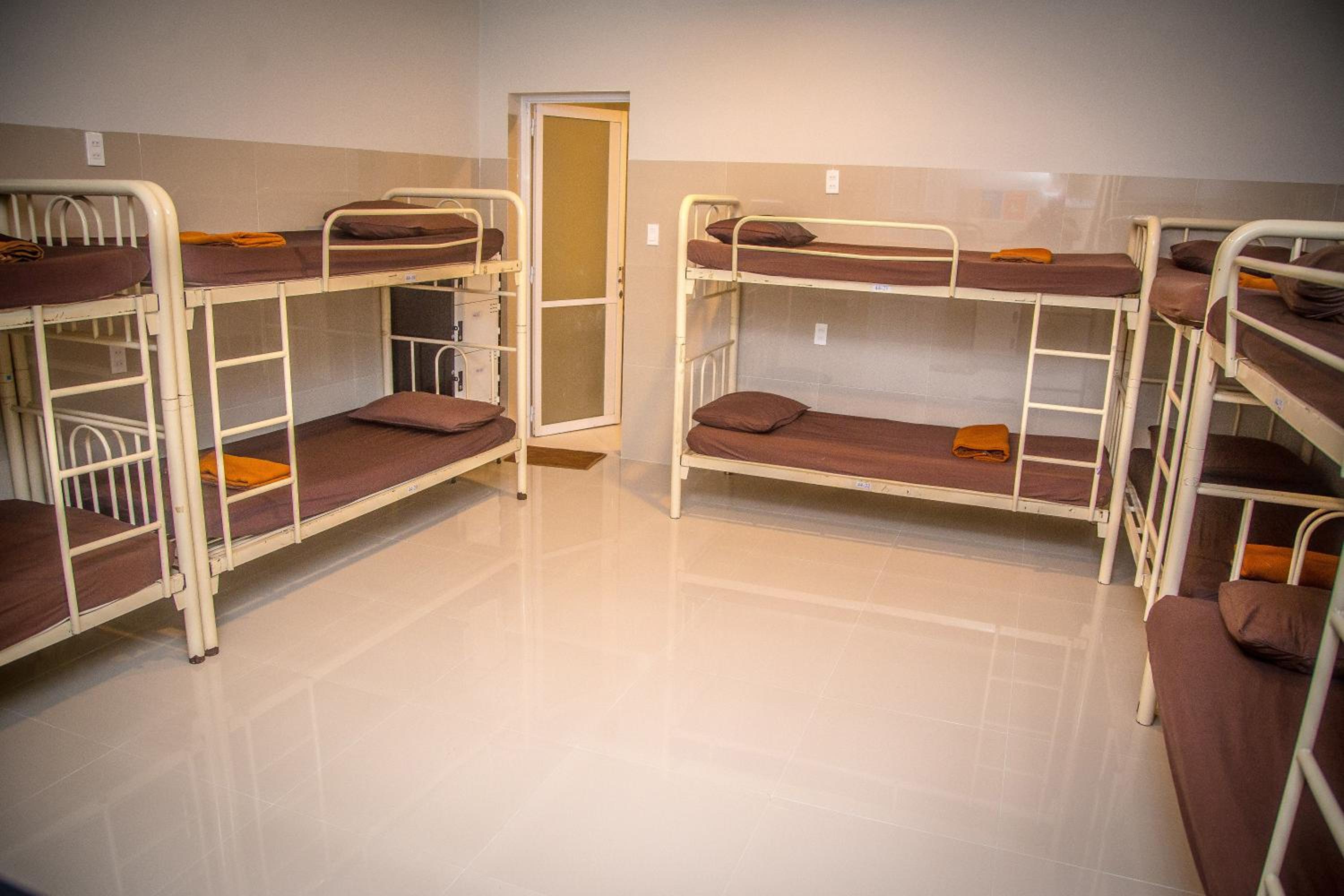 Bed in 10-Bed Mixed Dormitory Room with Ensuite Bathroom