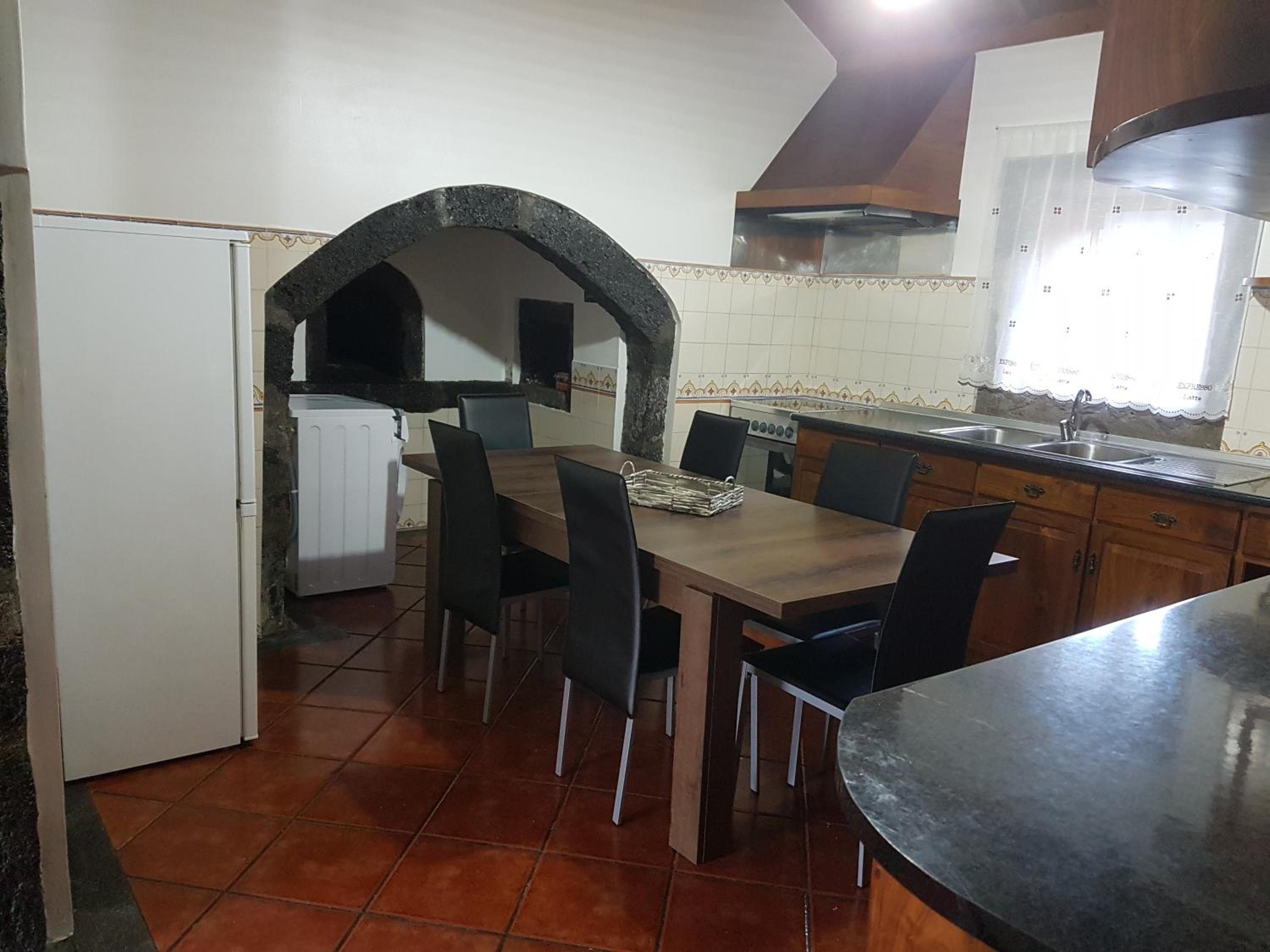 Two-Bedroom House - Photo 22
