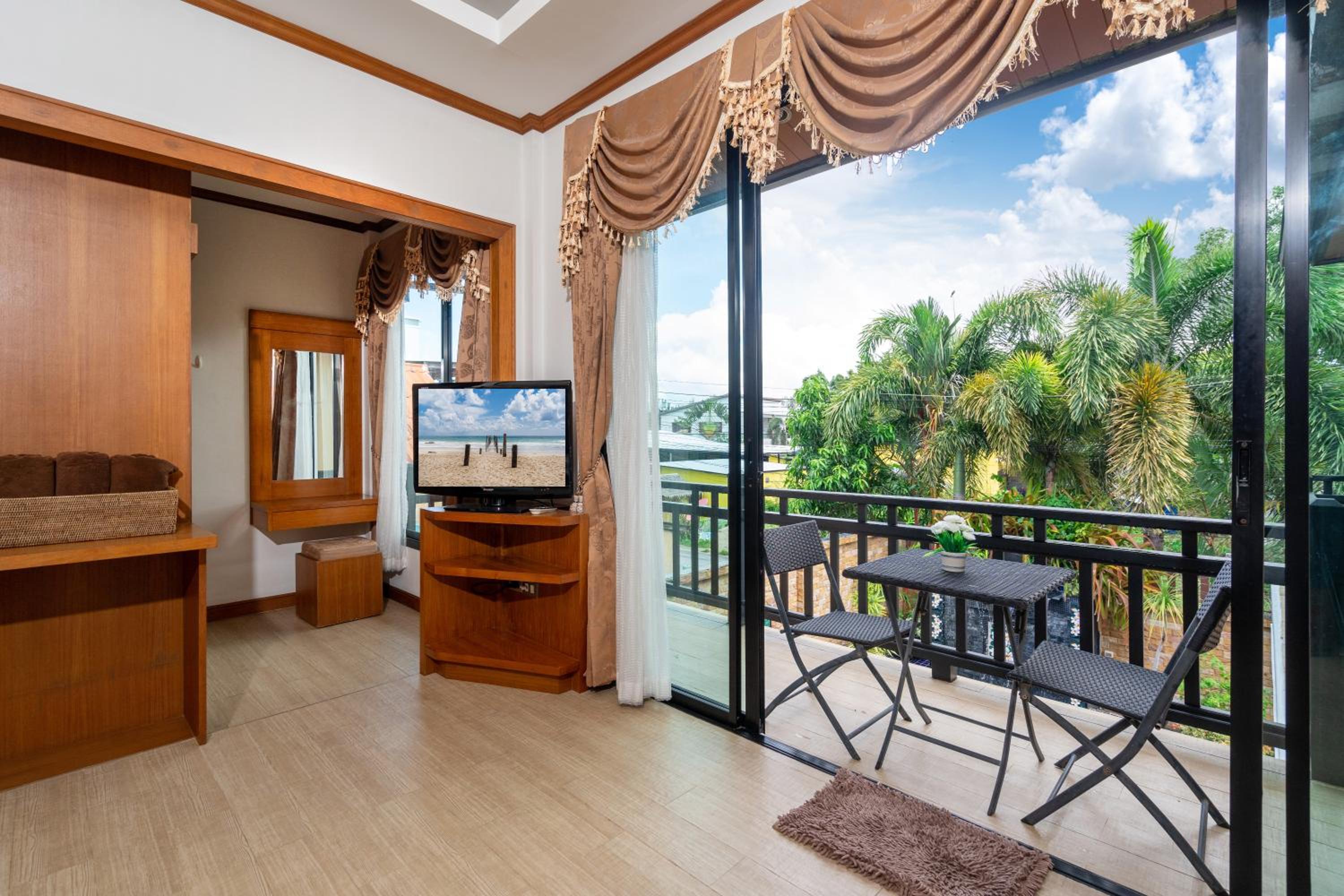 Villa with Private Pool (Three-Bedroom)