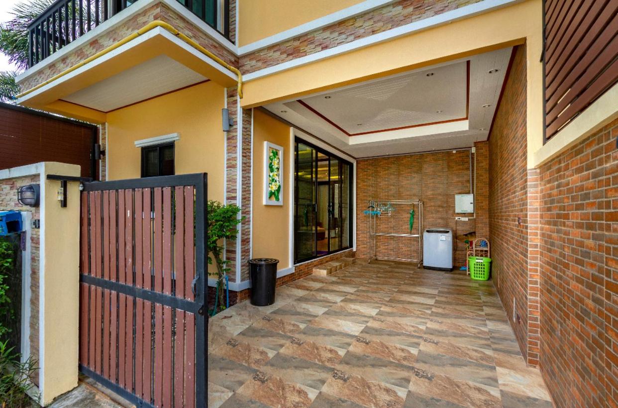 Villa with Private Pool 1 (Four-Bedroom) - Photo 3