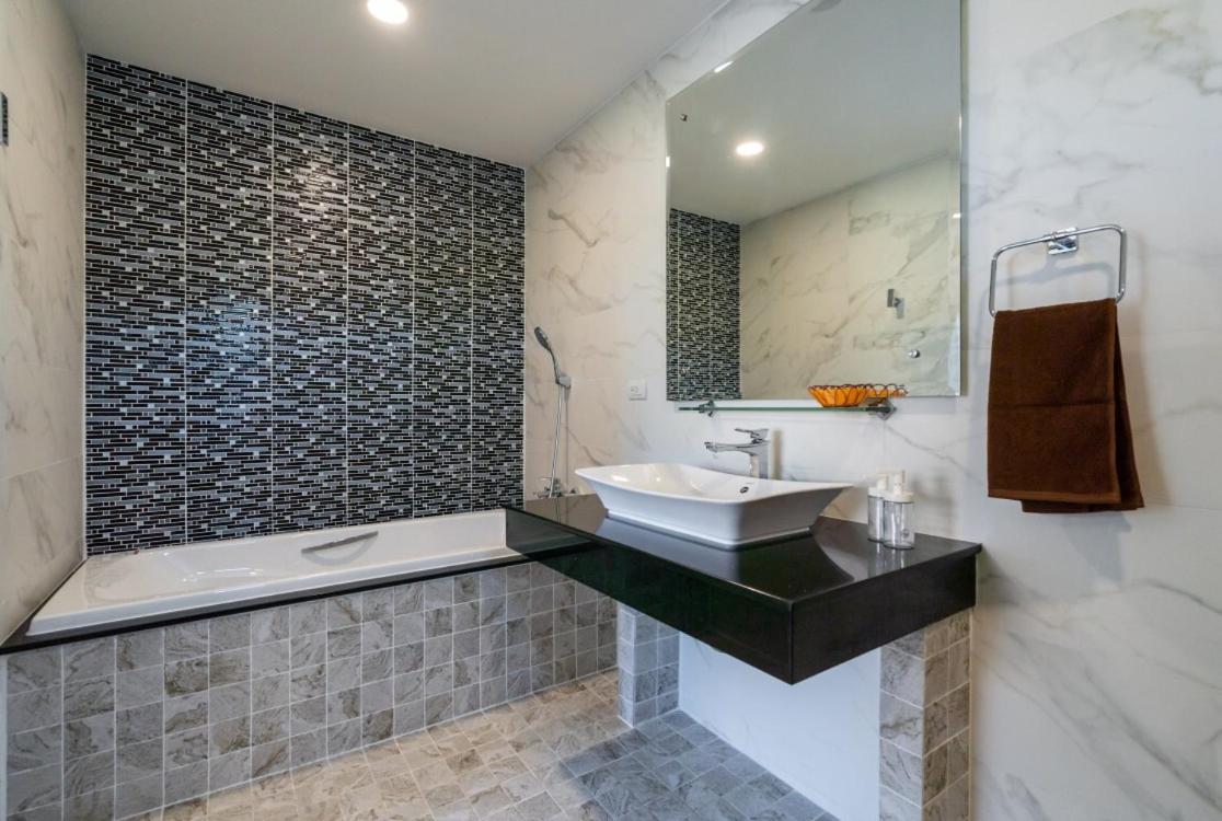 Three-Bedroom Villa - Photo 4