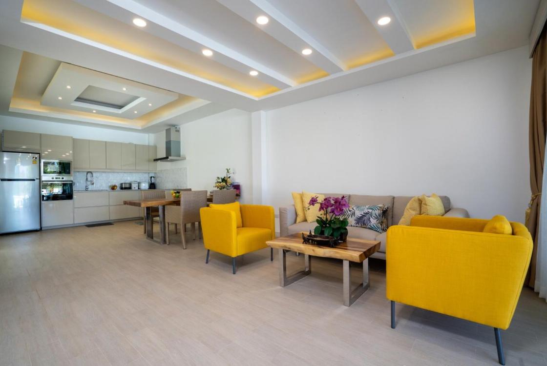 Three-Bedroom Villa - Photo 9