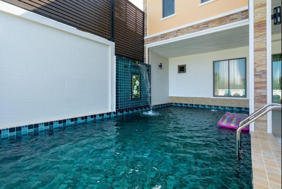 Three-Bedroom Villa - Photo 14