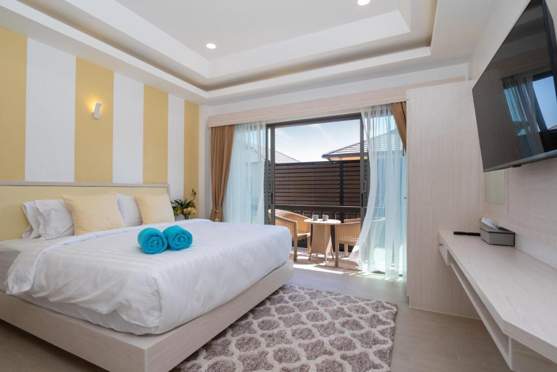 Three-Bedroom Villa - Photo 1