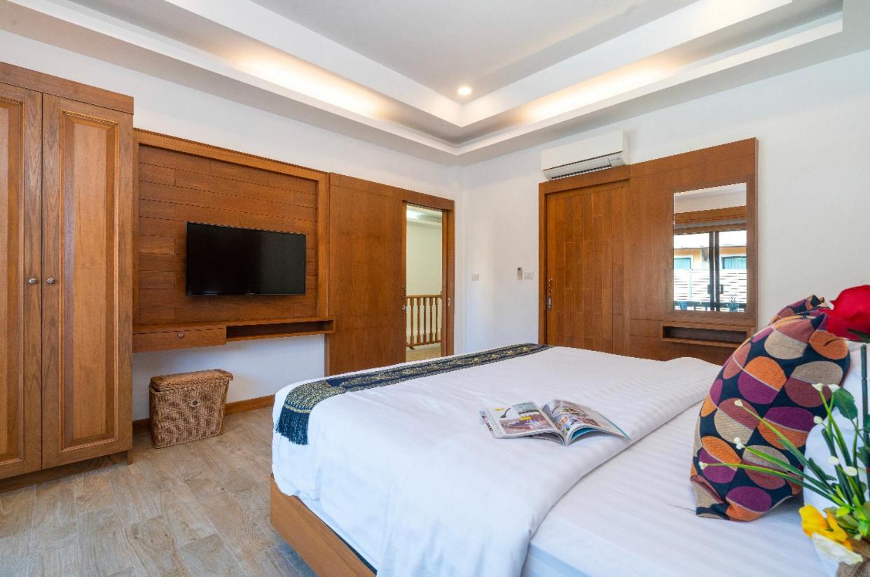 Three-Bedroom Villa photo 3