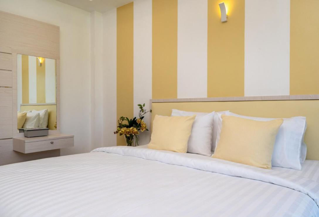 Three-Bedroom Villa photo 2