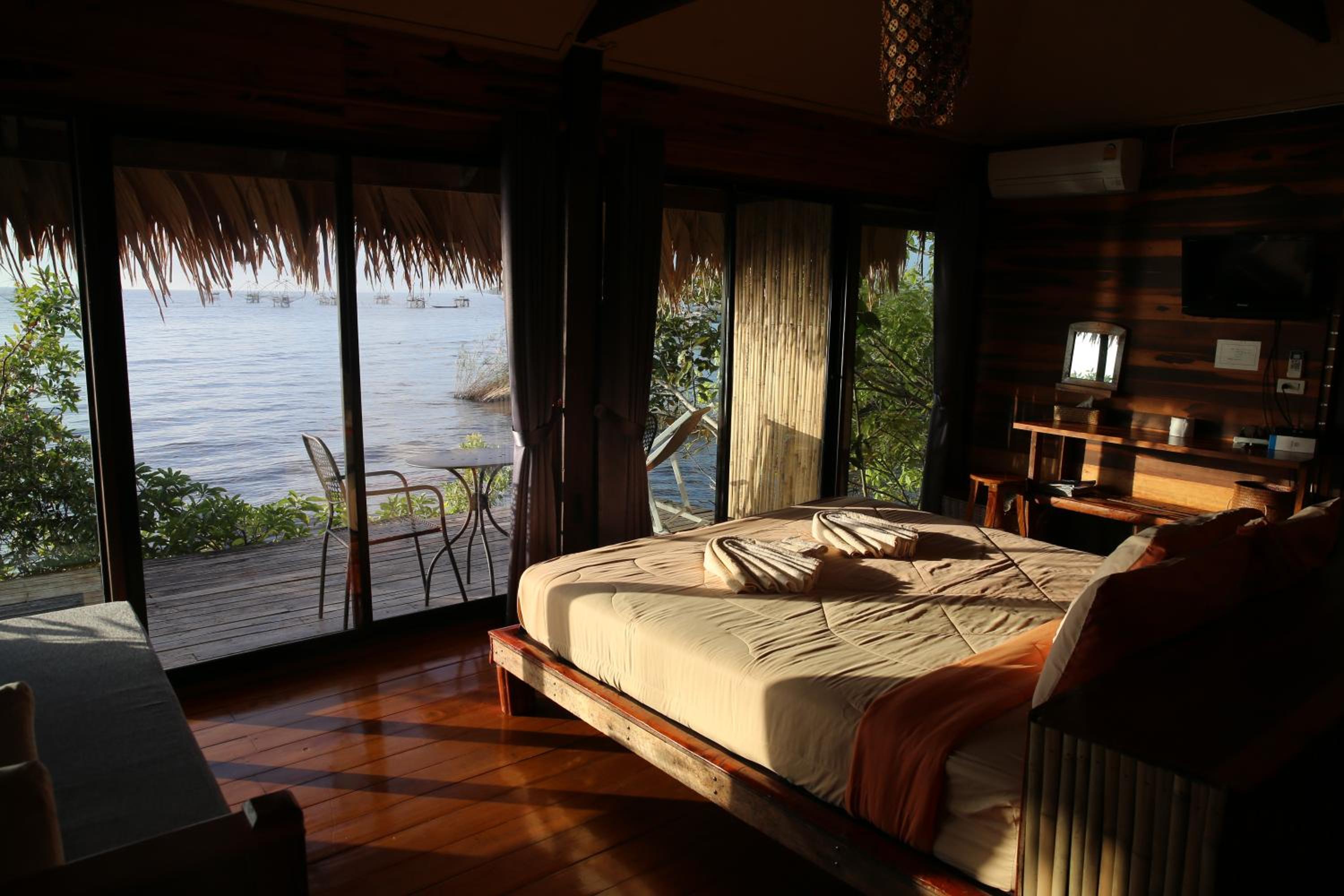 King Room with Sea View photo 2