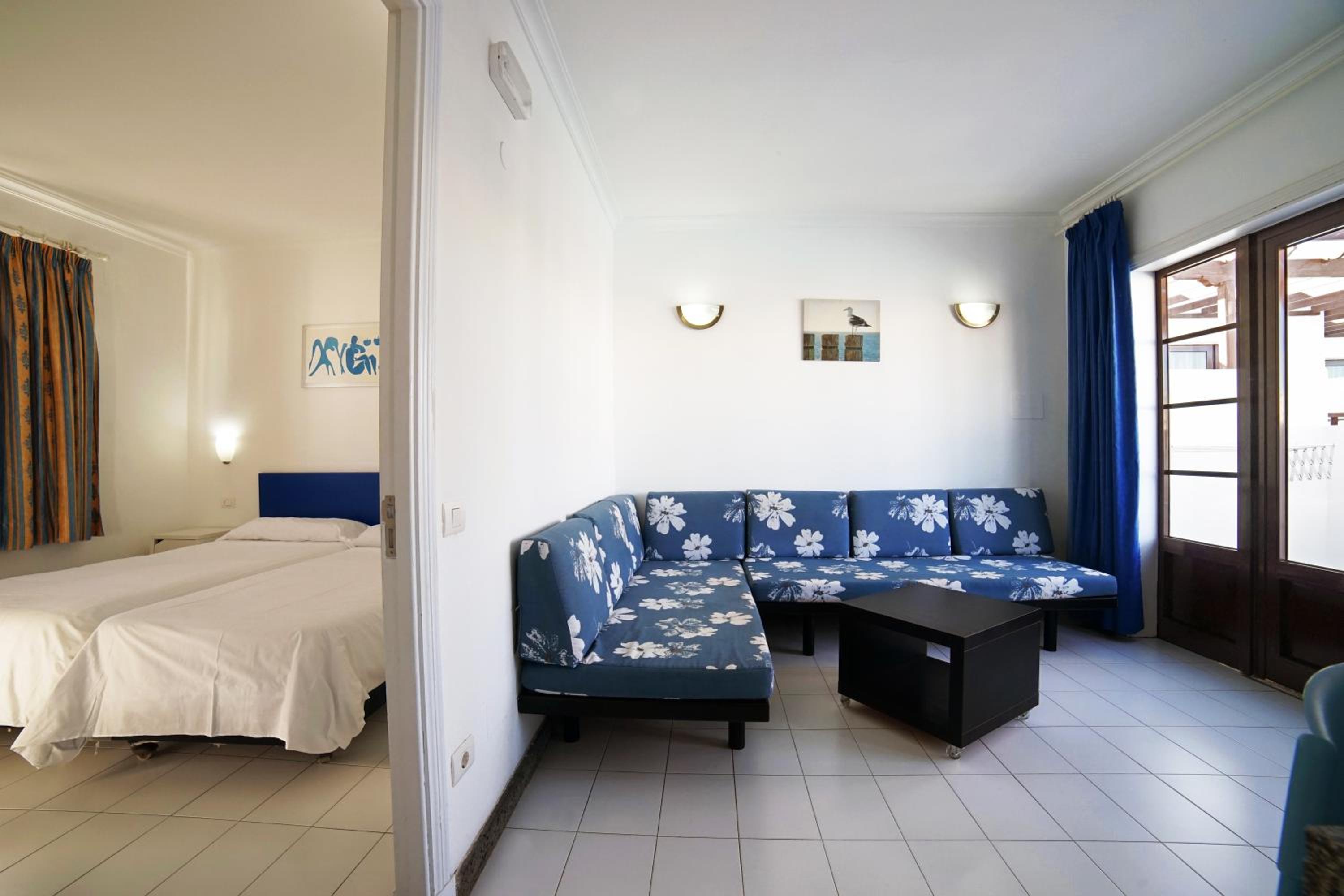 Top floor or Ground floor apartment - Photo 1