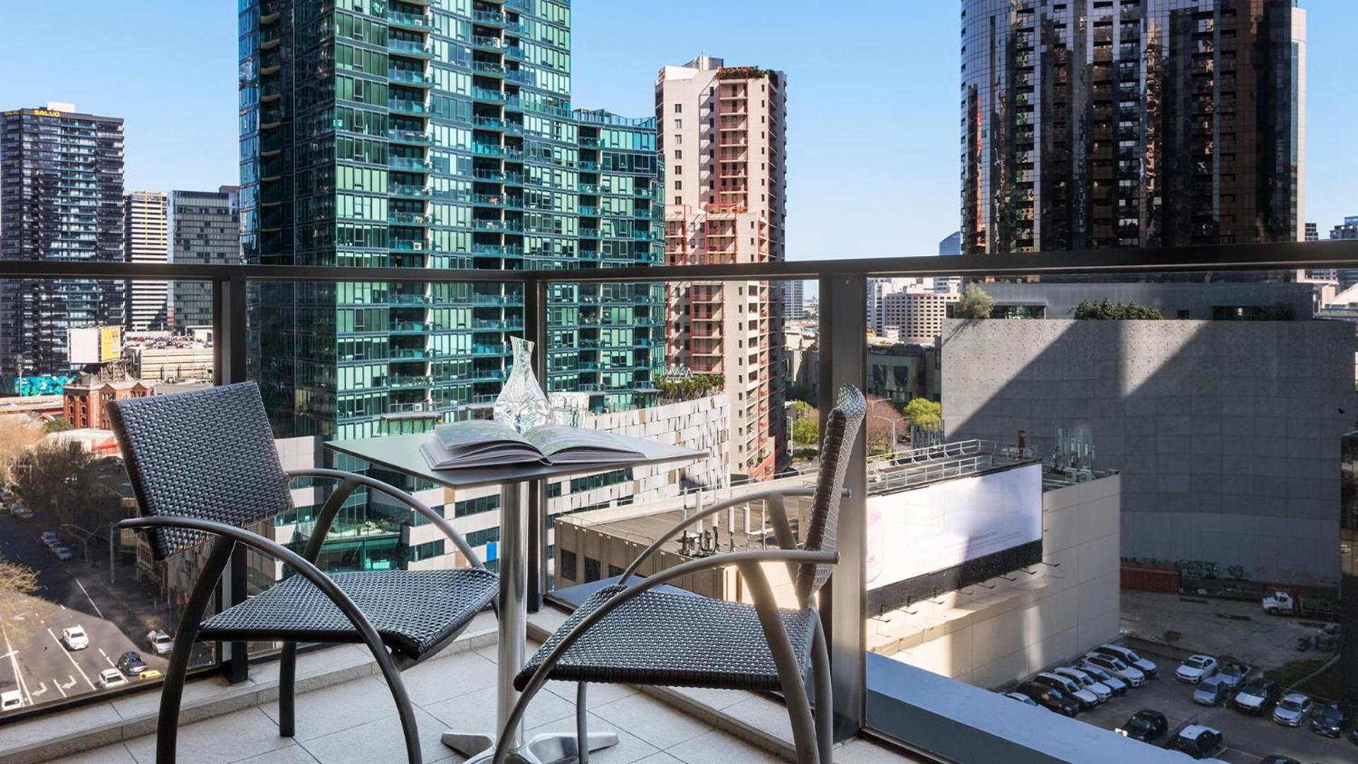 One-Bedroom Apartment - City View photo 3