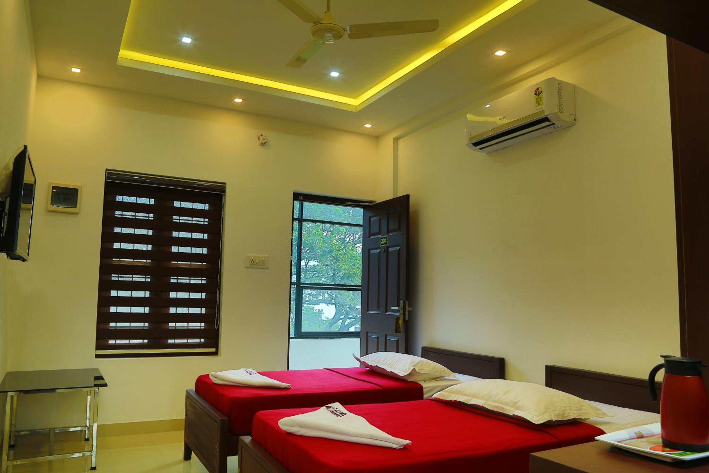 Double Room with Private Bathroom - Photo 5
