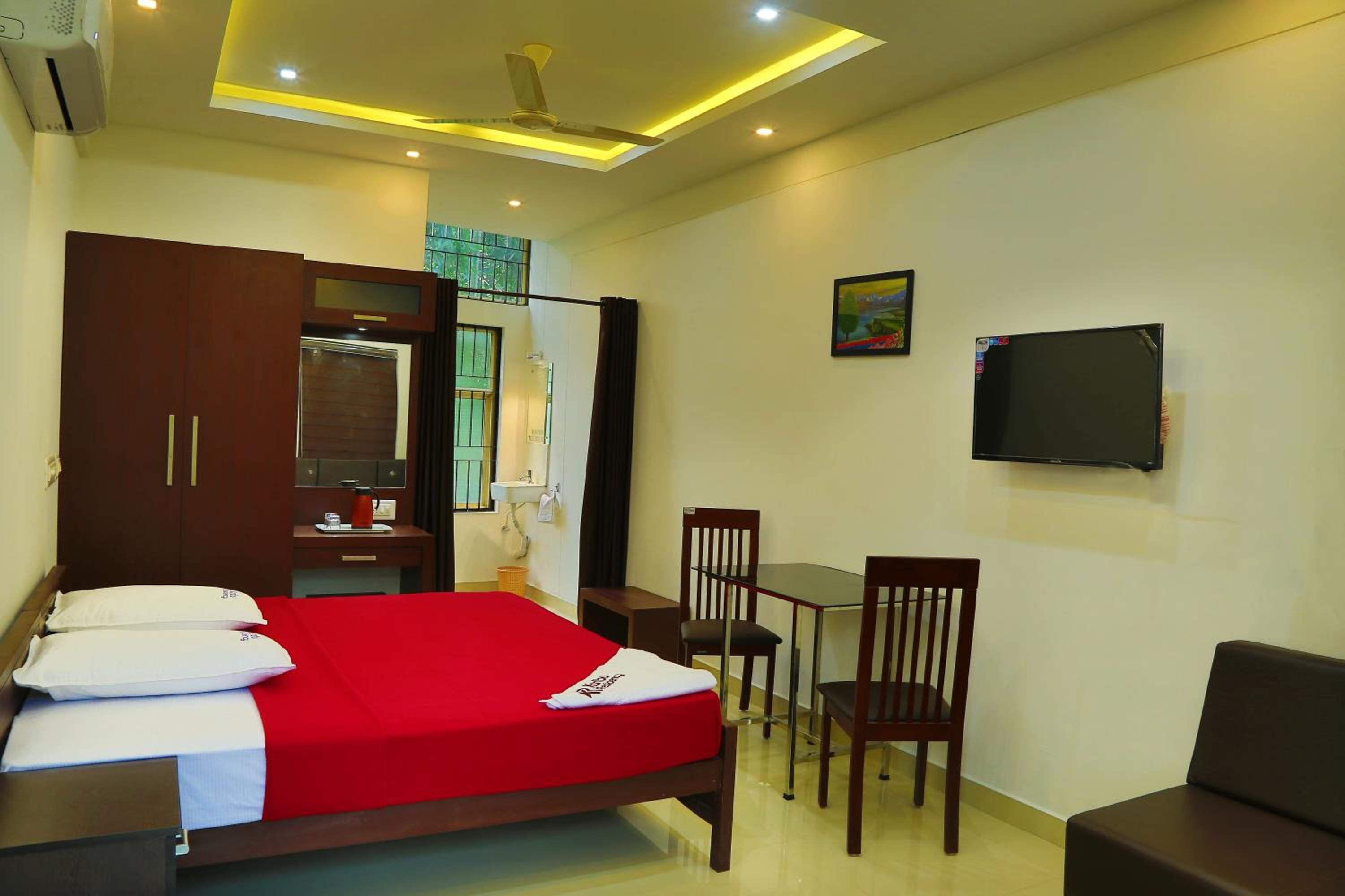Deluxe Room - Photo 6