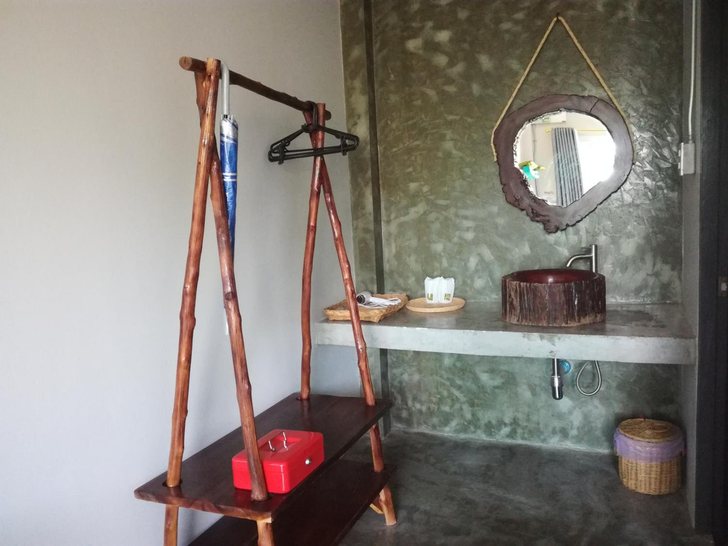 Deluxe King Room photo 2