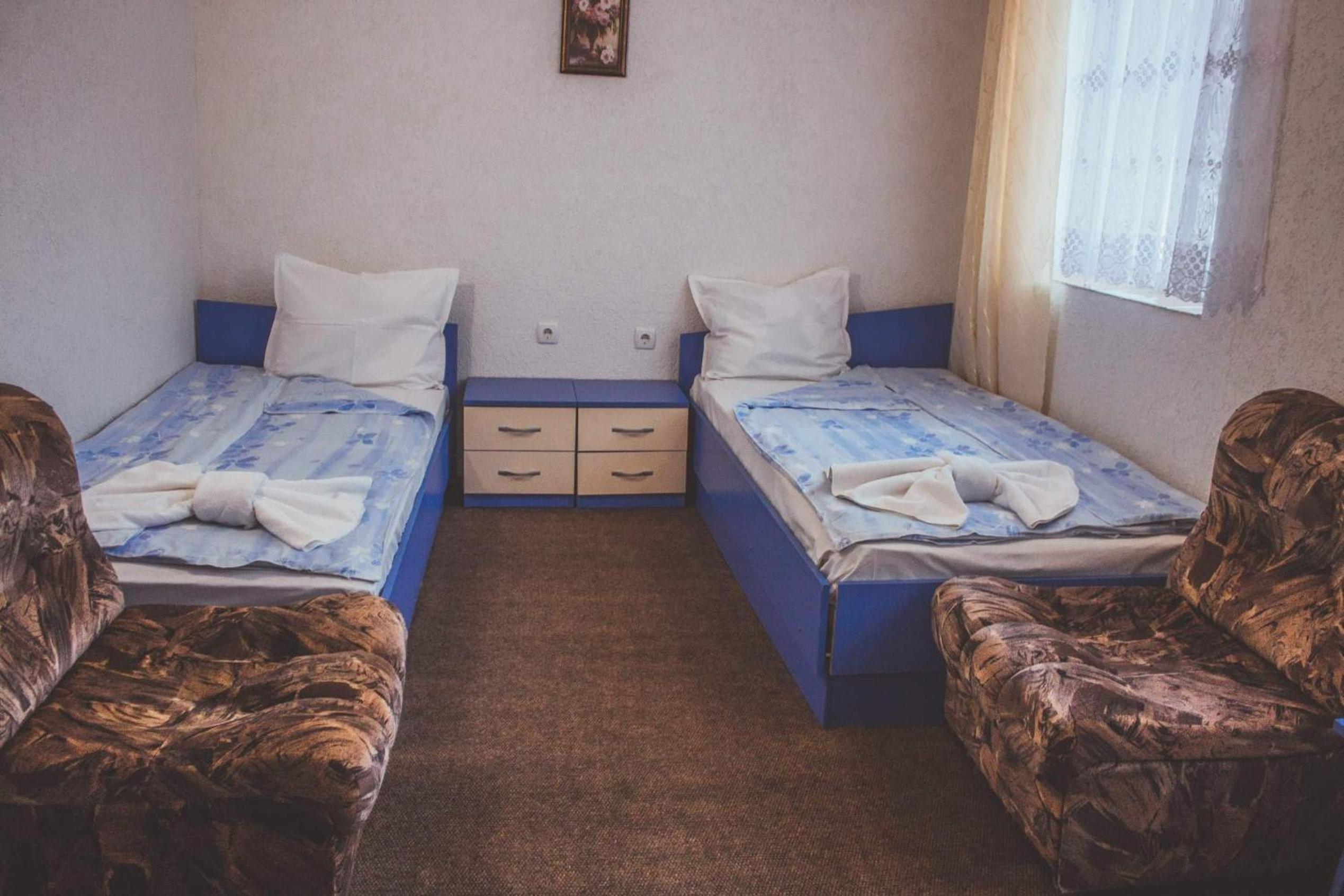 Double or Twin Room with Mountain View photo 2