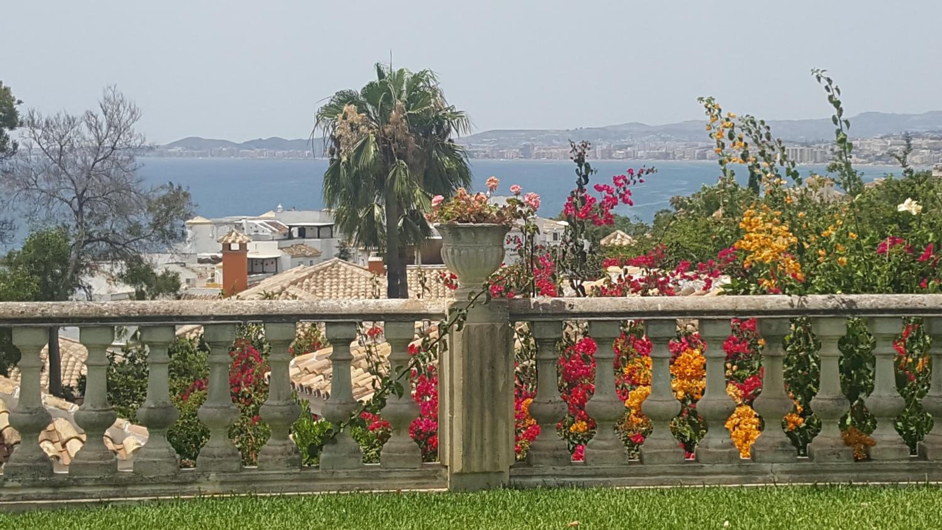 Double Room with Garden View - Photo 3