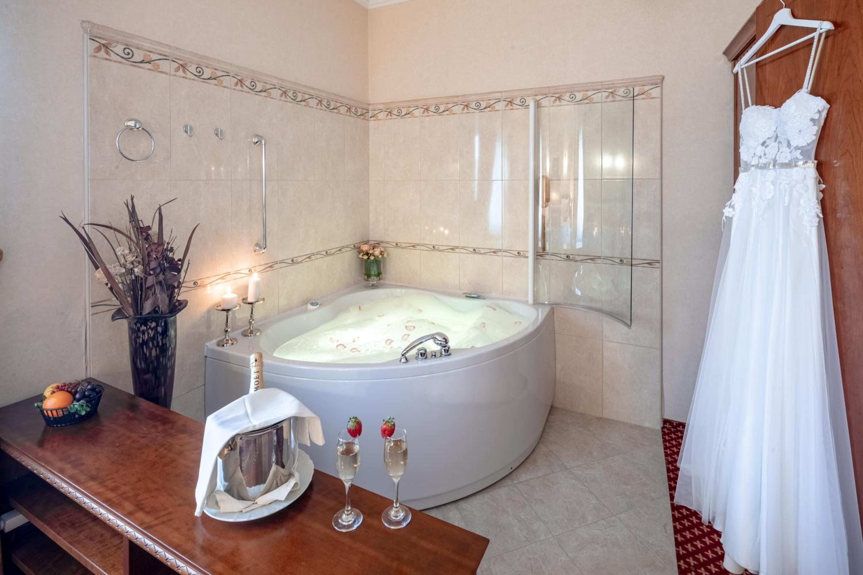 Deluxe Double Room photo 2