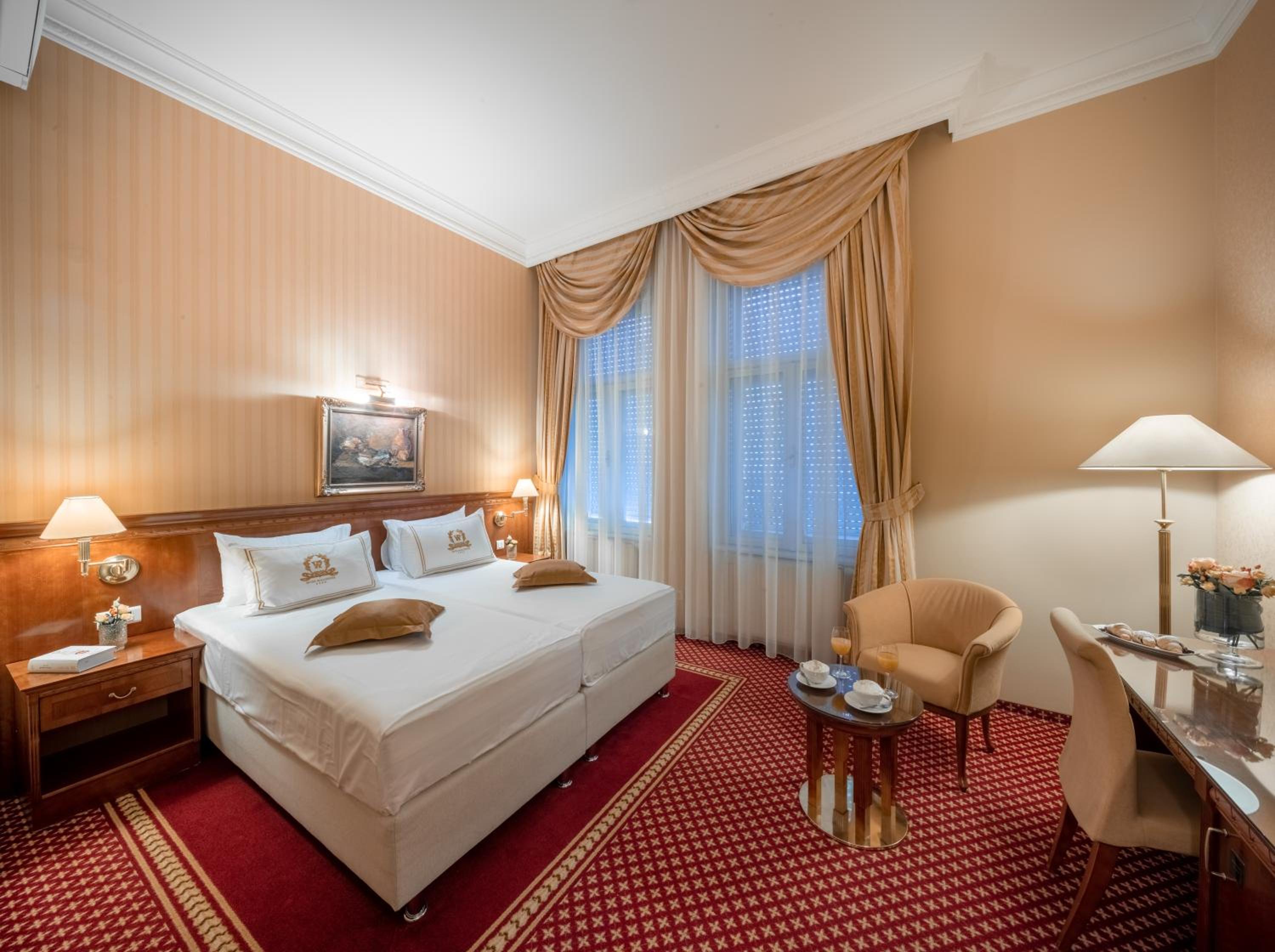 Standard Double or Twin Room - Photo 6