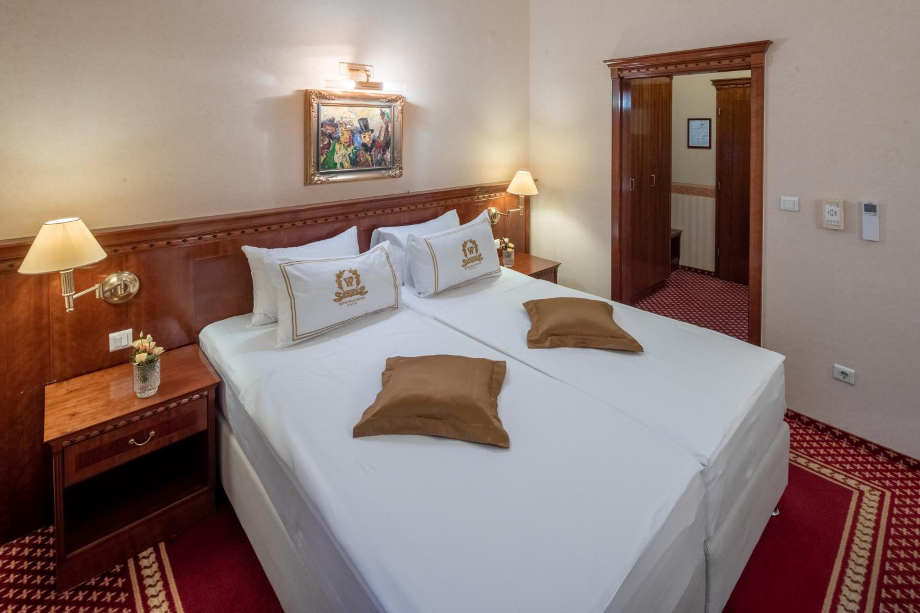 Standard Double or Twin Room - Photo 2