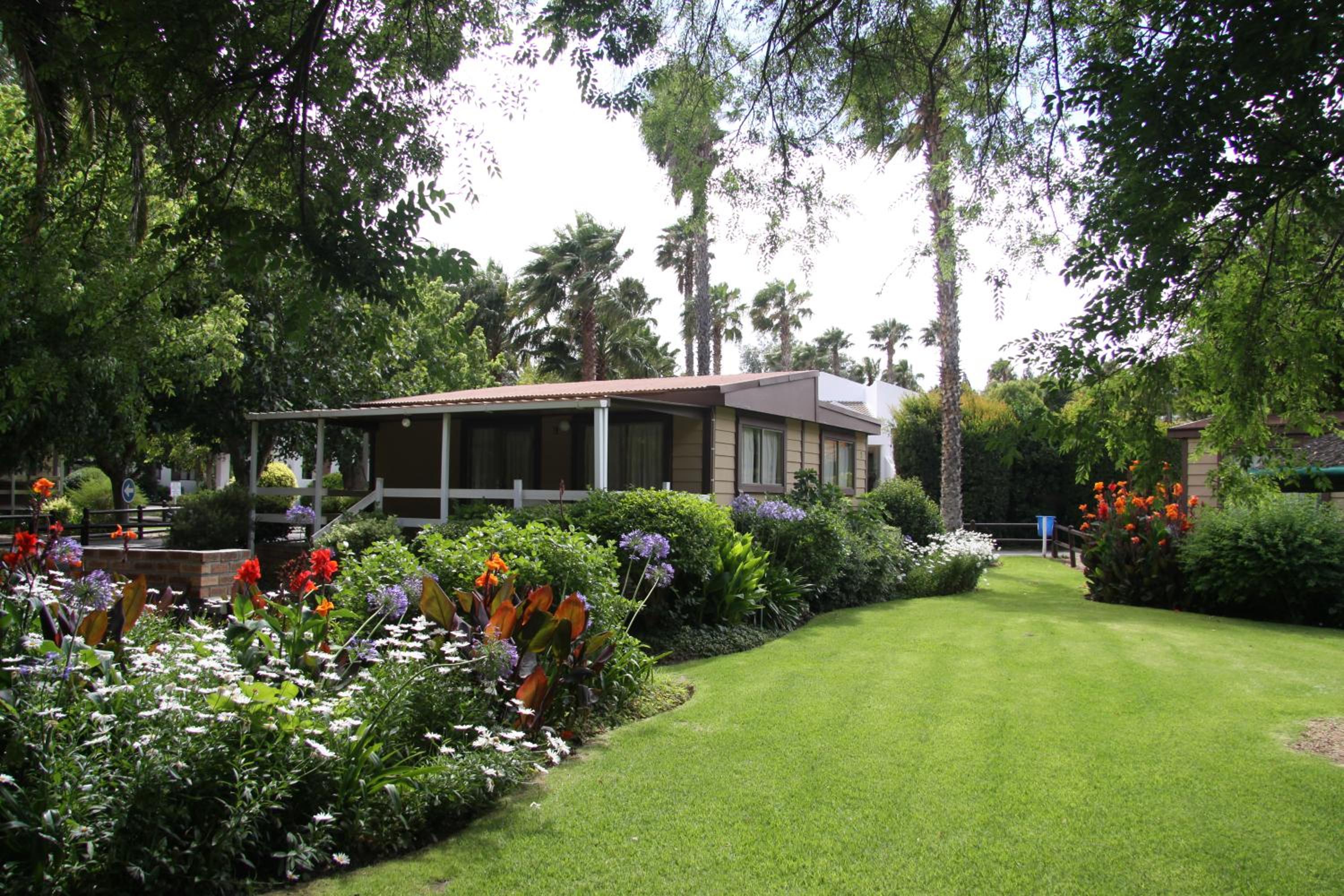 Bungalow (4 Adults) photo 2