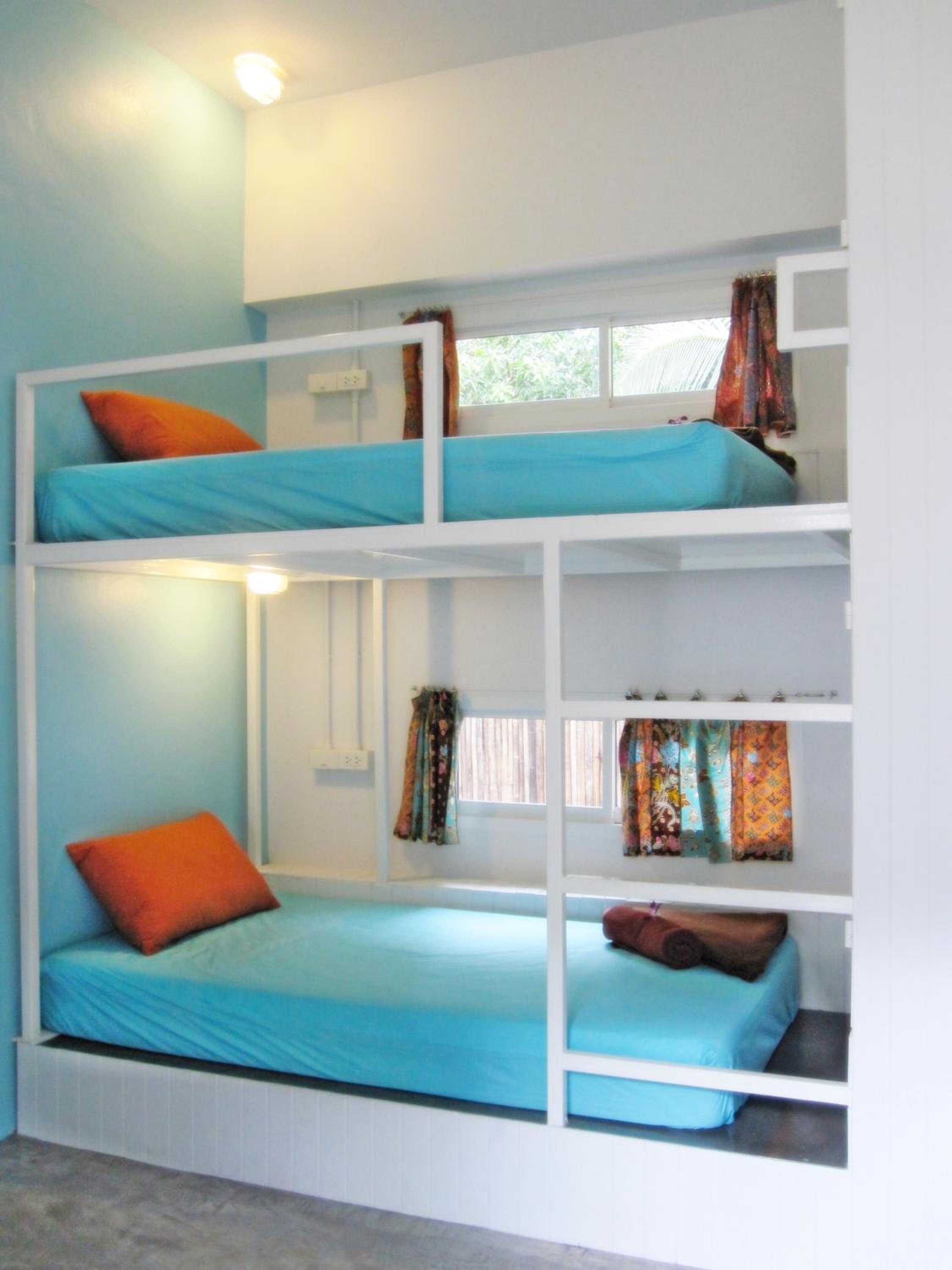 Twin Room with Shared Bathroom photo 2