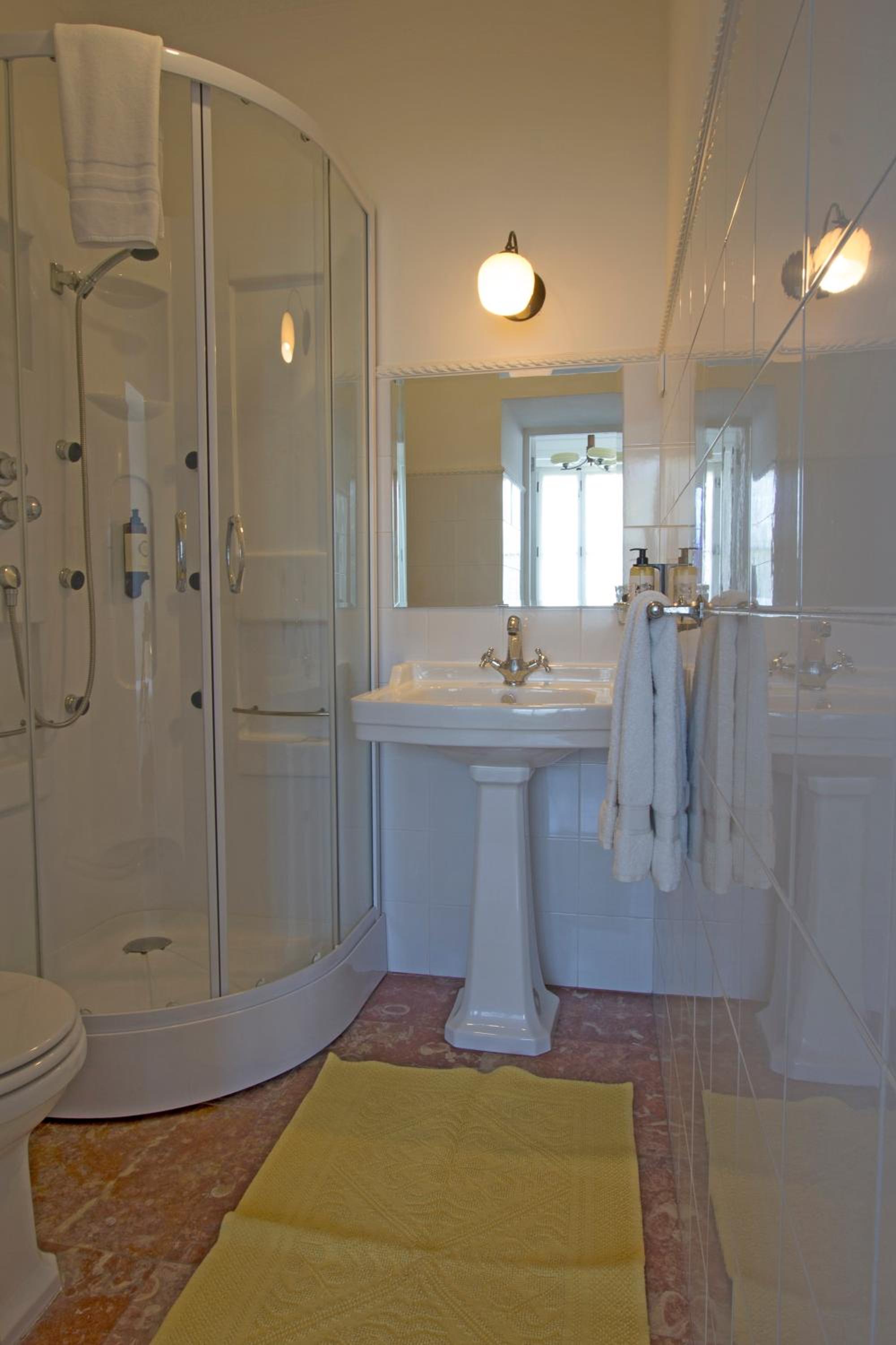 Double or Twin Room photo 3