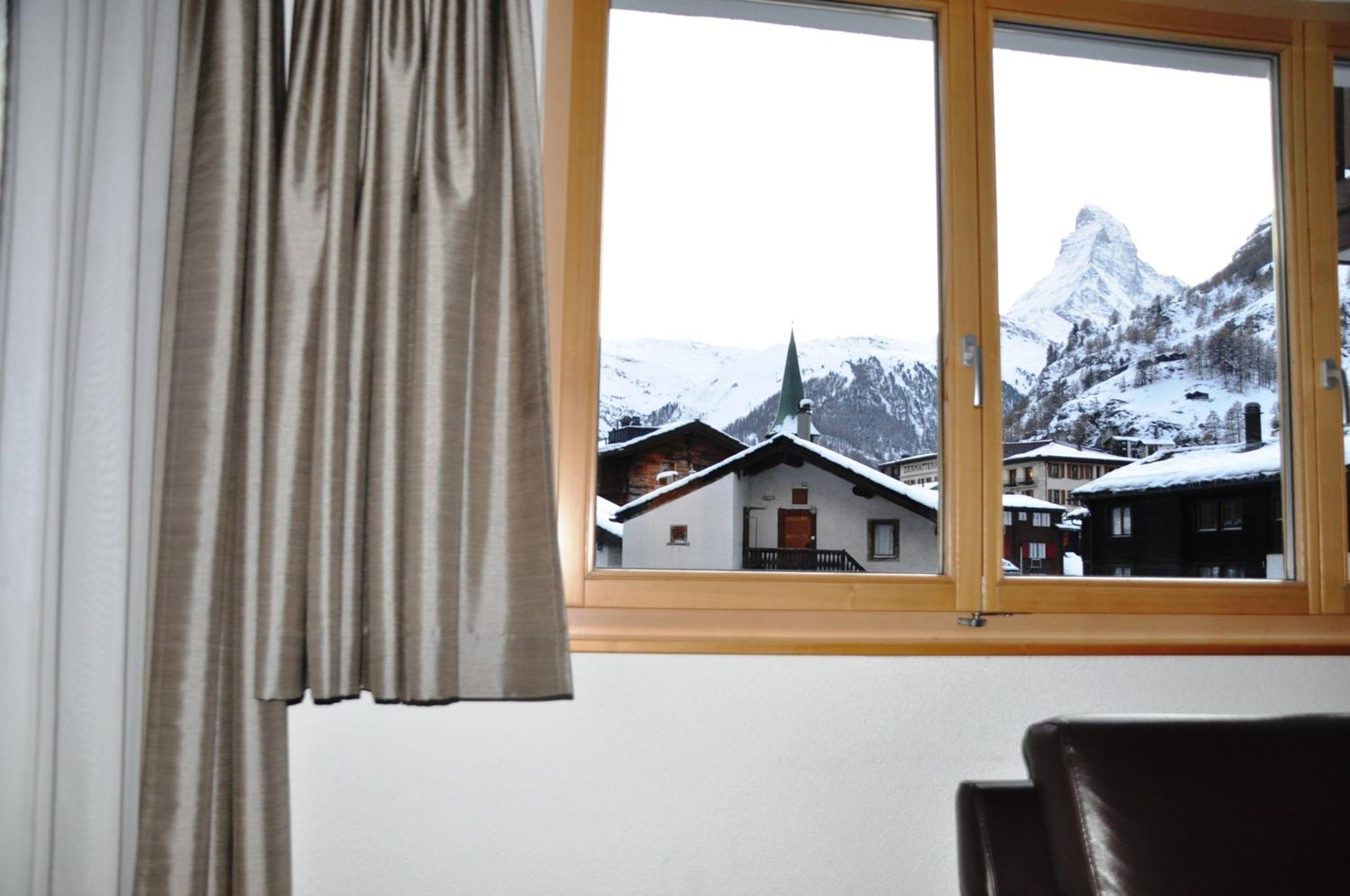 One-Bedroom Apartment with Matterhorn View