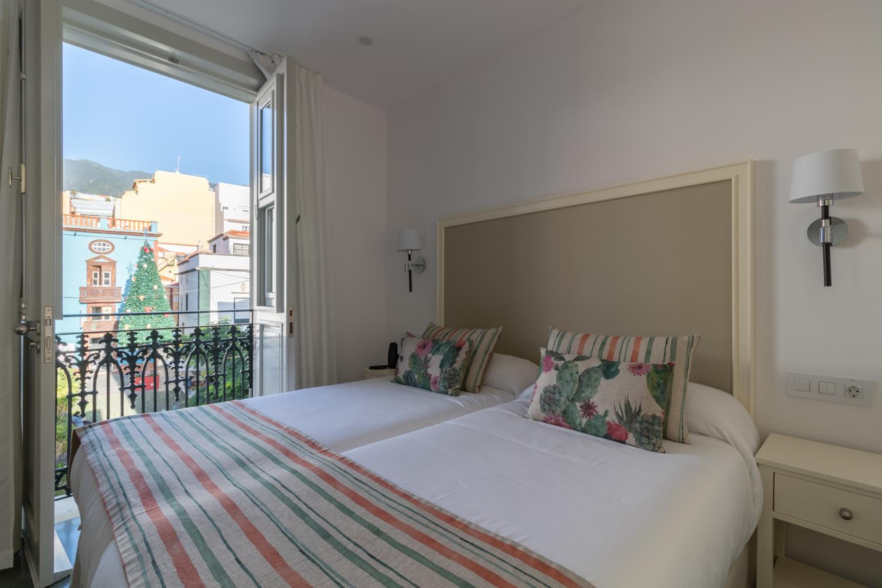 Double Room - Photo 8