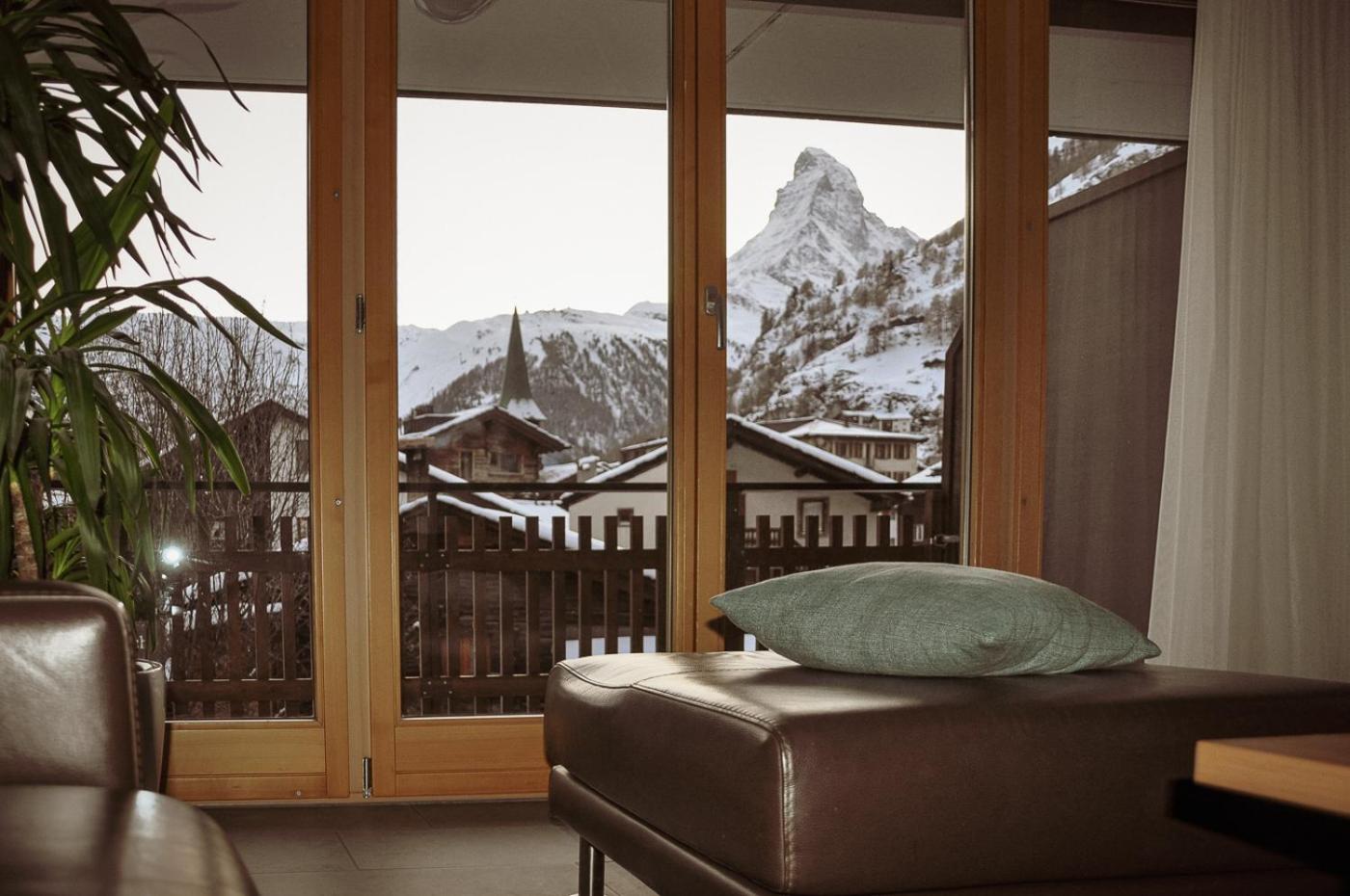 Two-Bedroom Apartment with Matterhorn View - Eastside