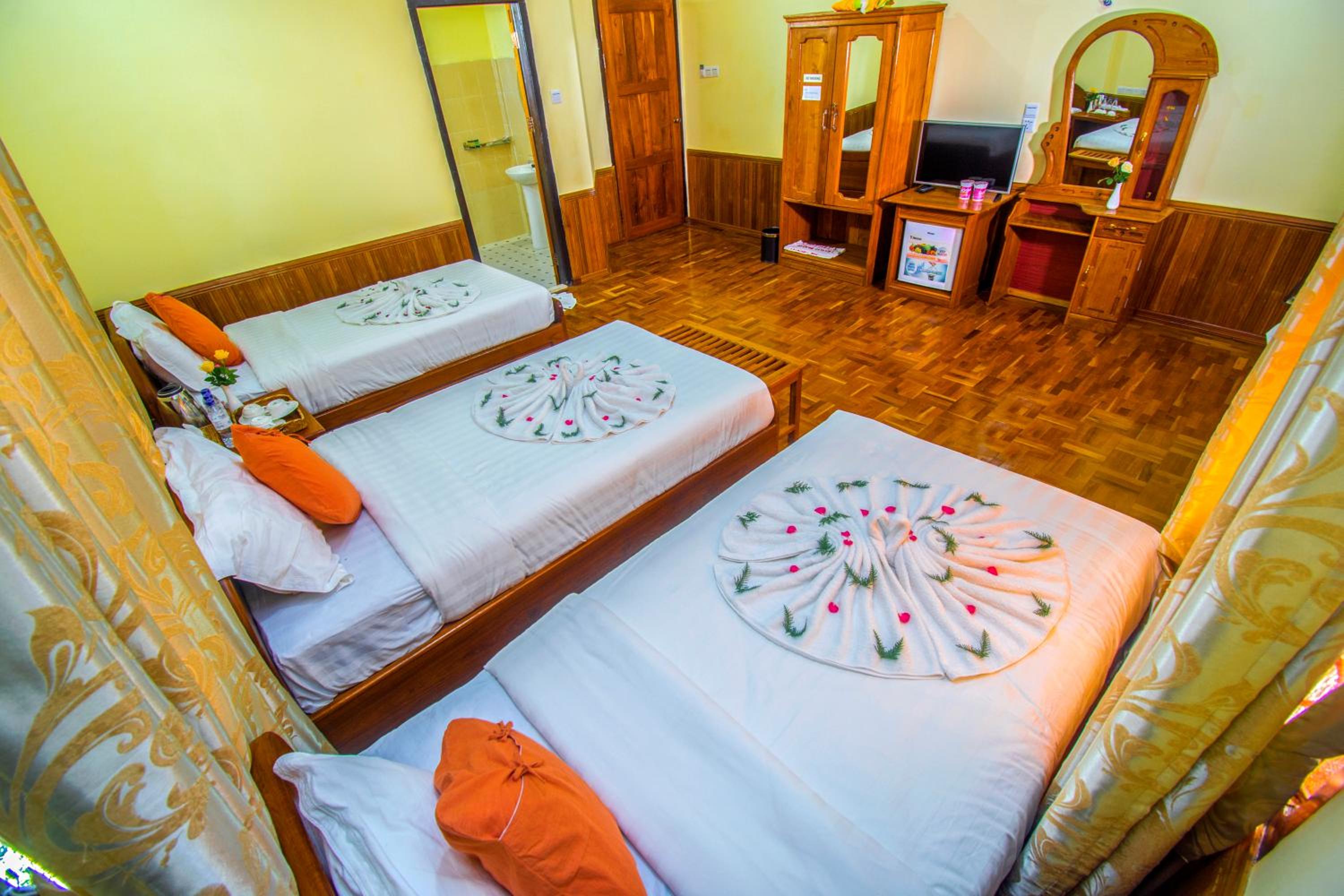 Triple Room