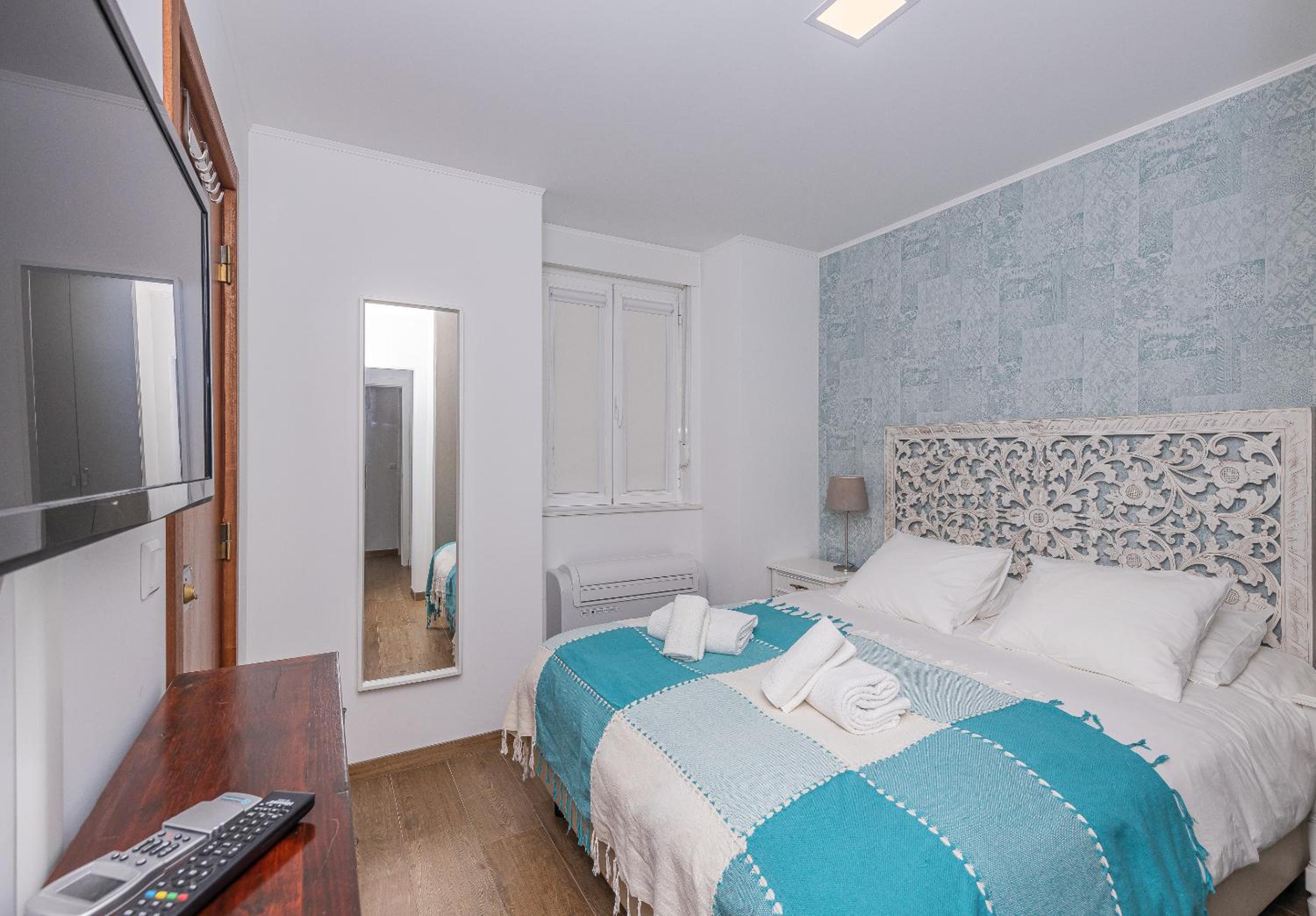 One-Bedroom Apartment - Photo 14