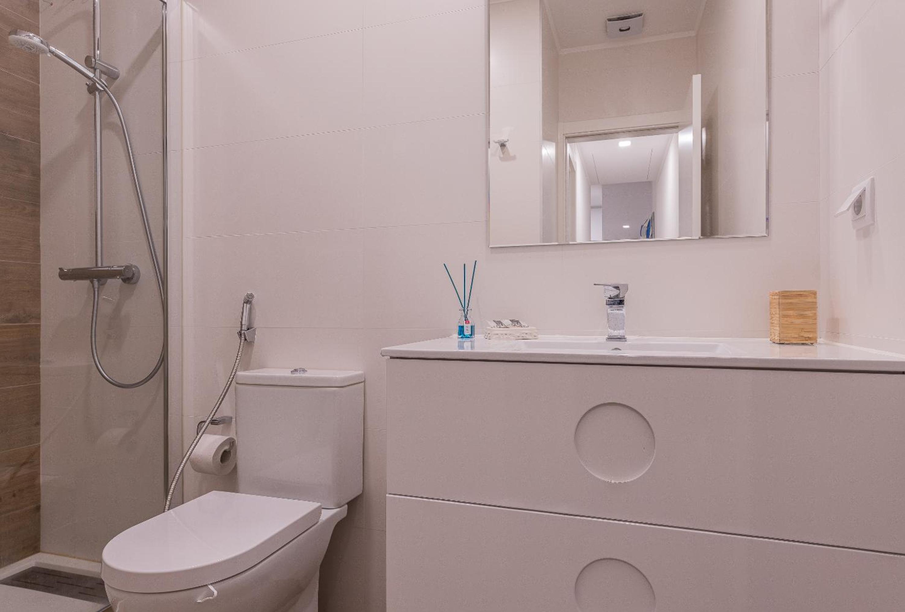 One-Bedroom Apartment - Photo 19
