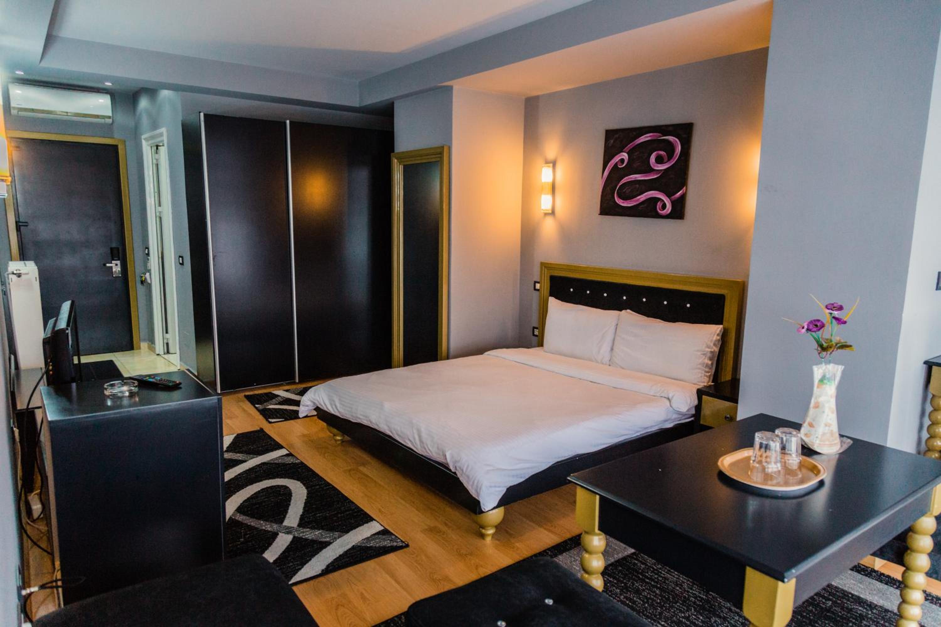 Junior Suite (2 Adults) photo 3