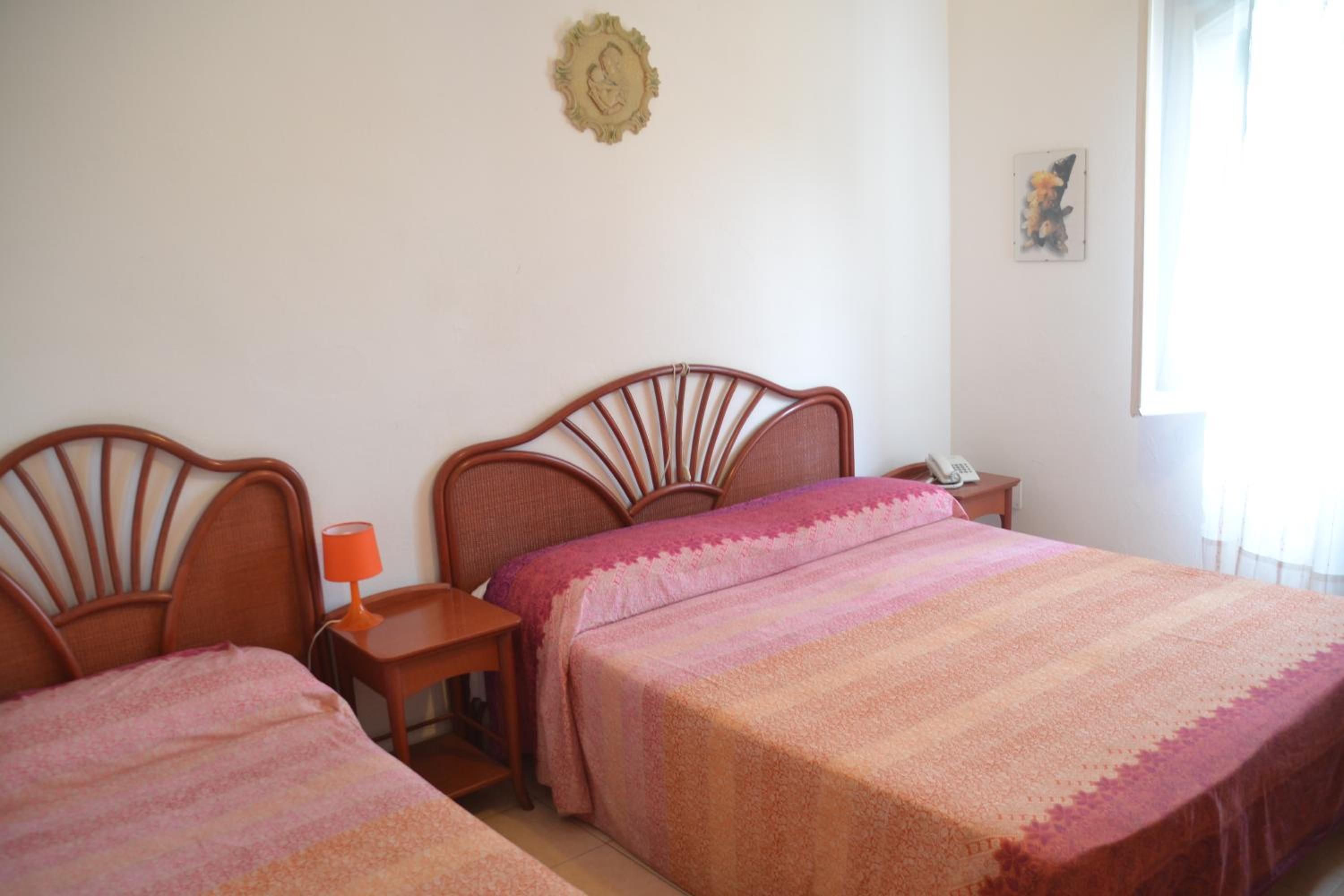 Standard Triple Room - Photo 2
