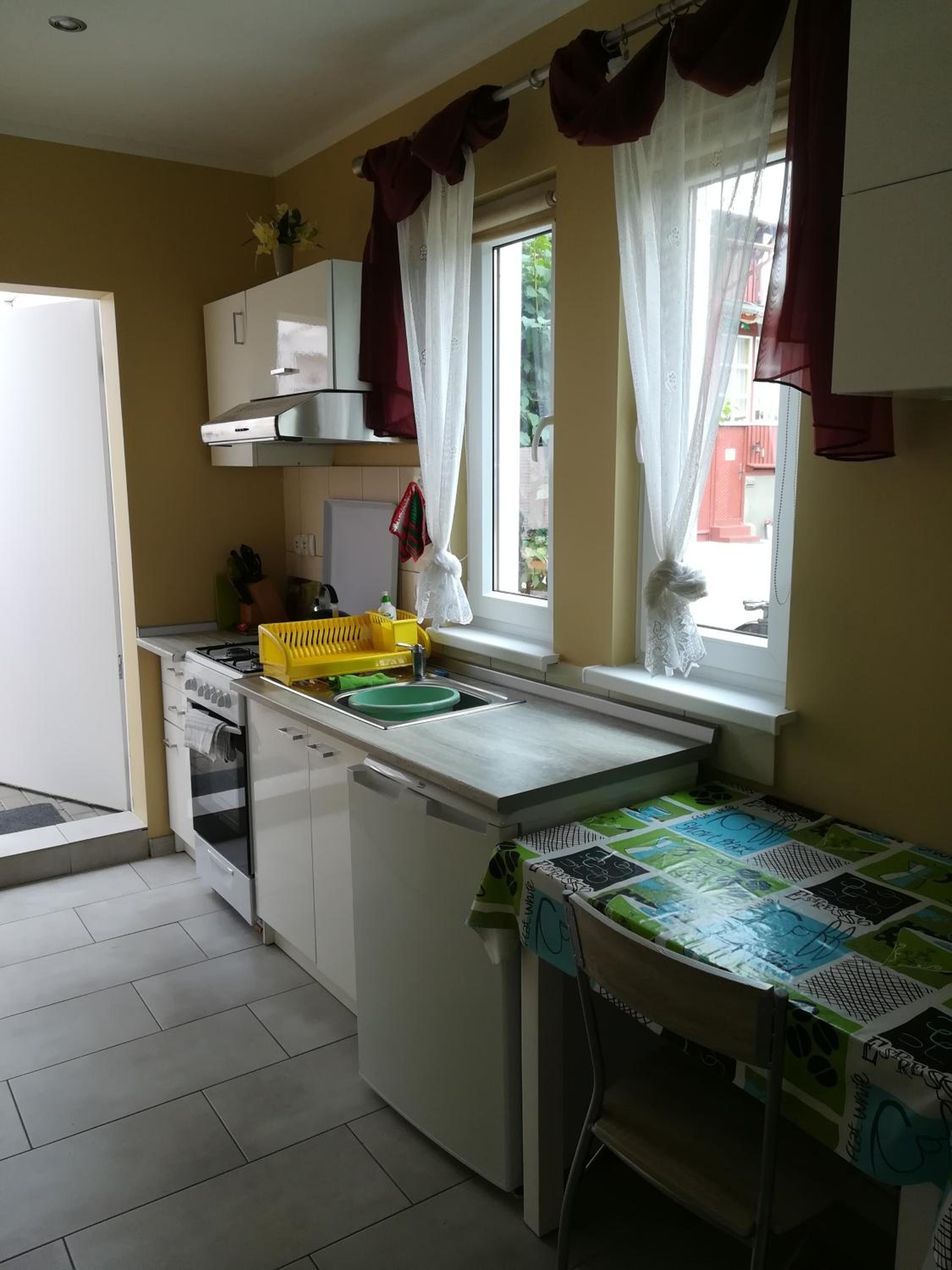 Two-Bedroom Bungalow - Photo 3