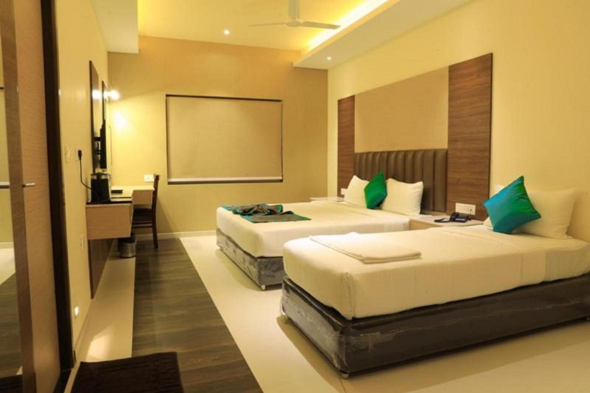 Triple Room - Photo 13