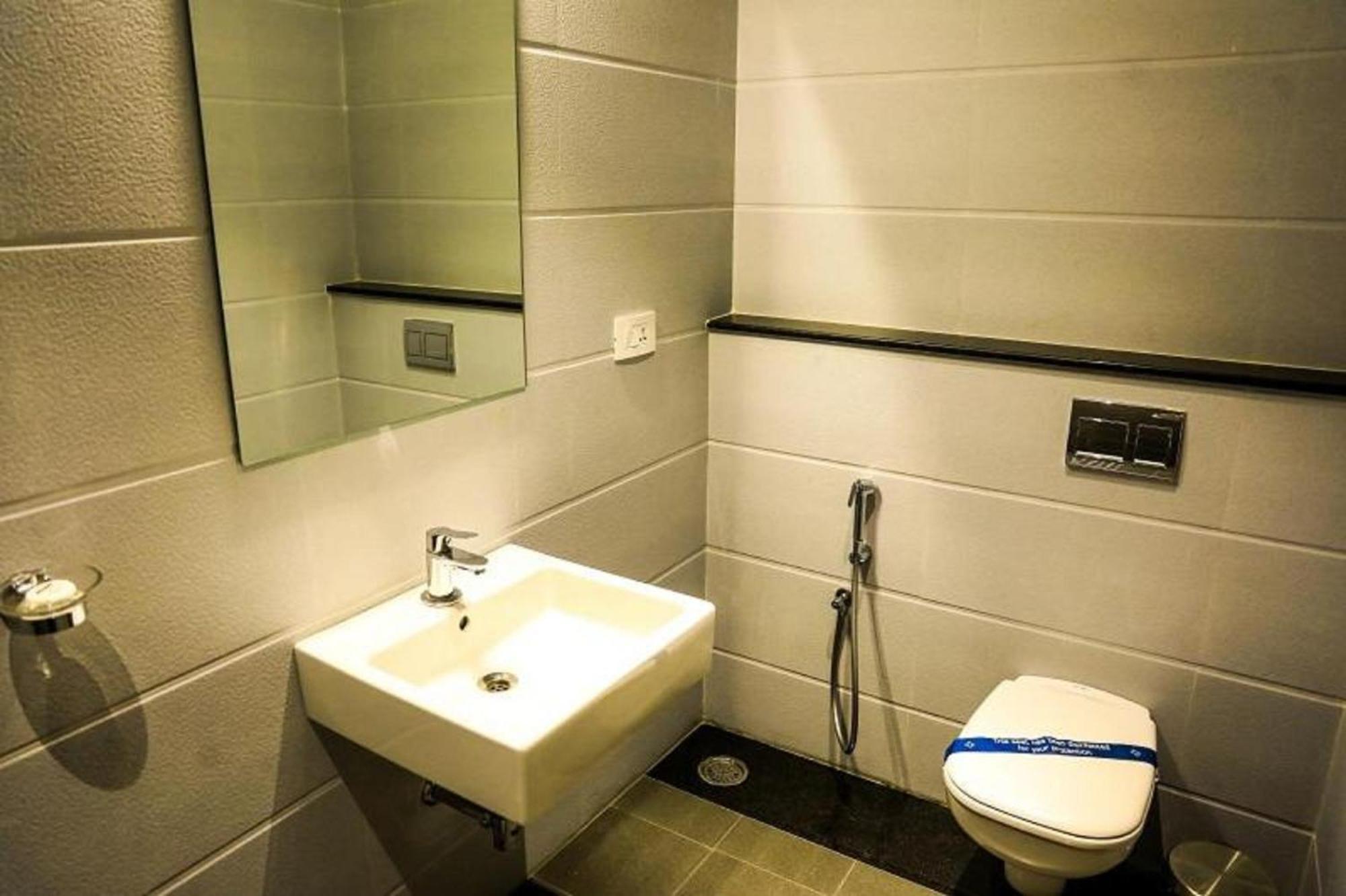 Deluxe Double Room - Photo 12