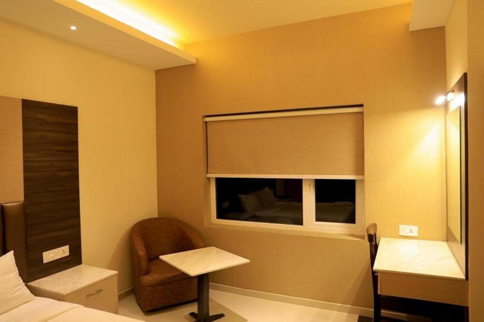Double Room - Photo 8