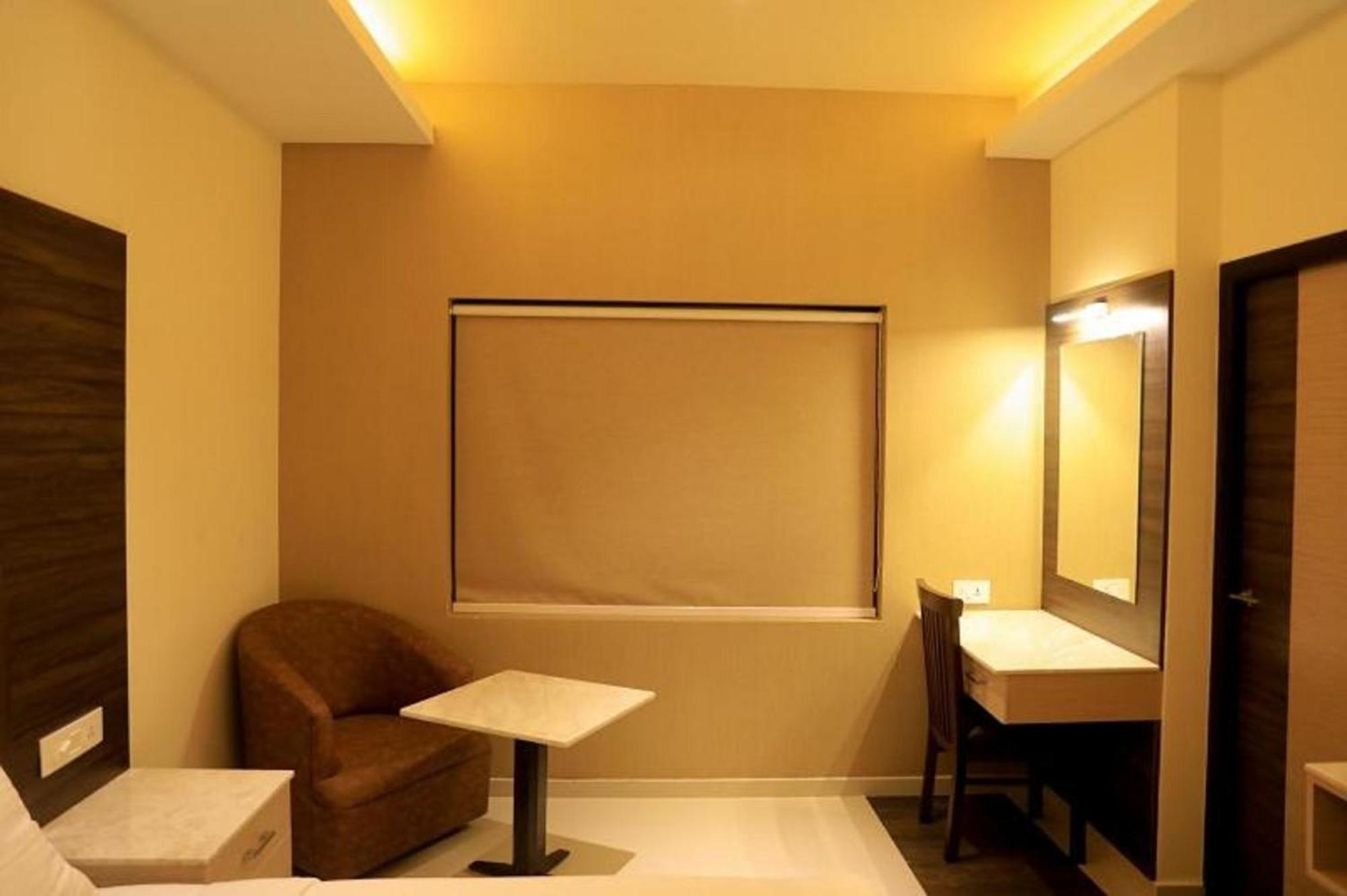 Double Room - Photo 6